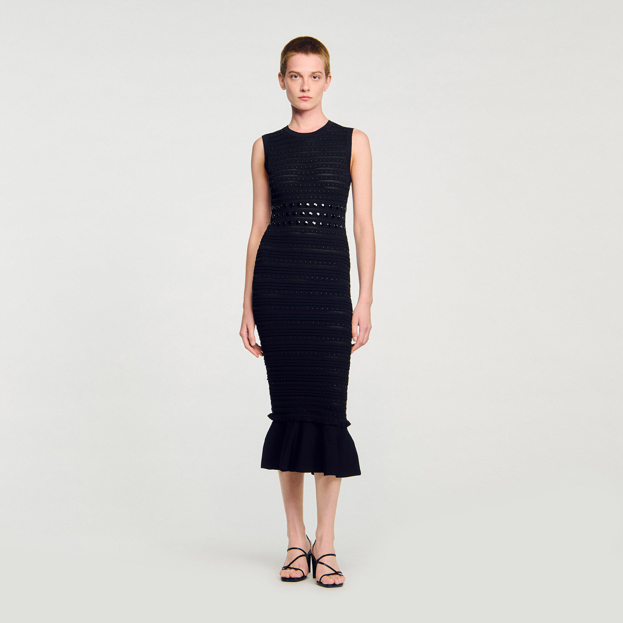 Vestido midi de punto con clavos
