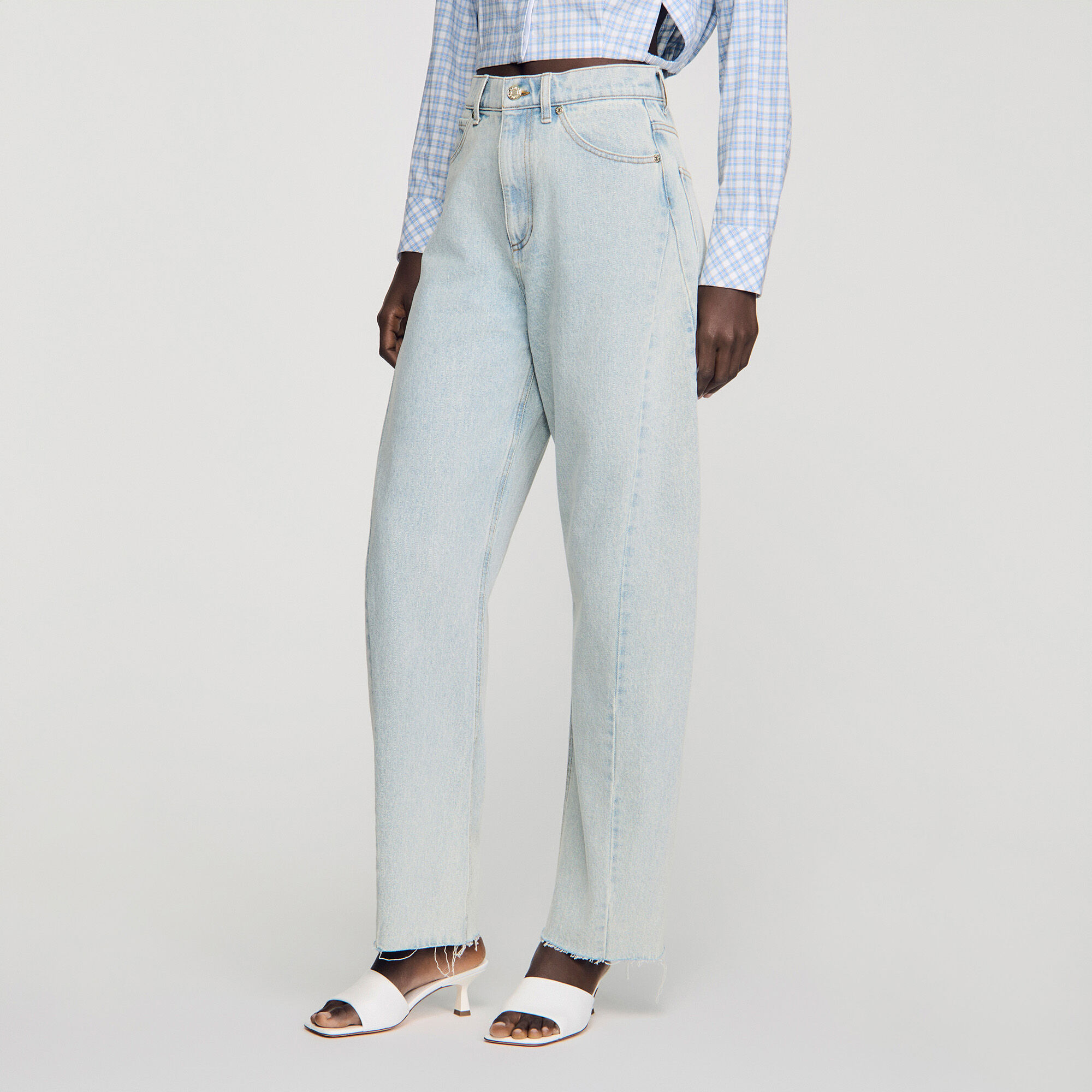 Pantalones de algodón con corte barril desgastado