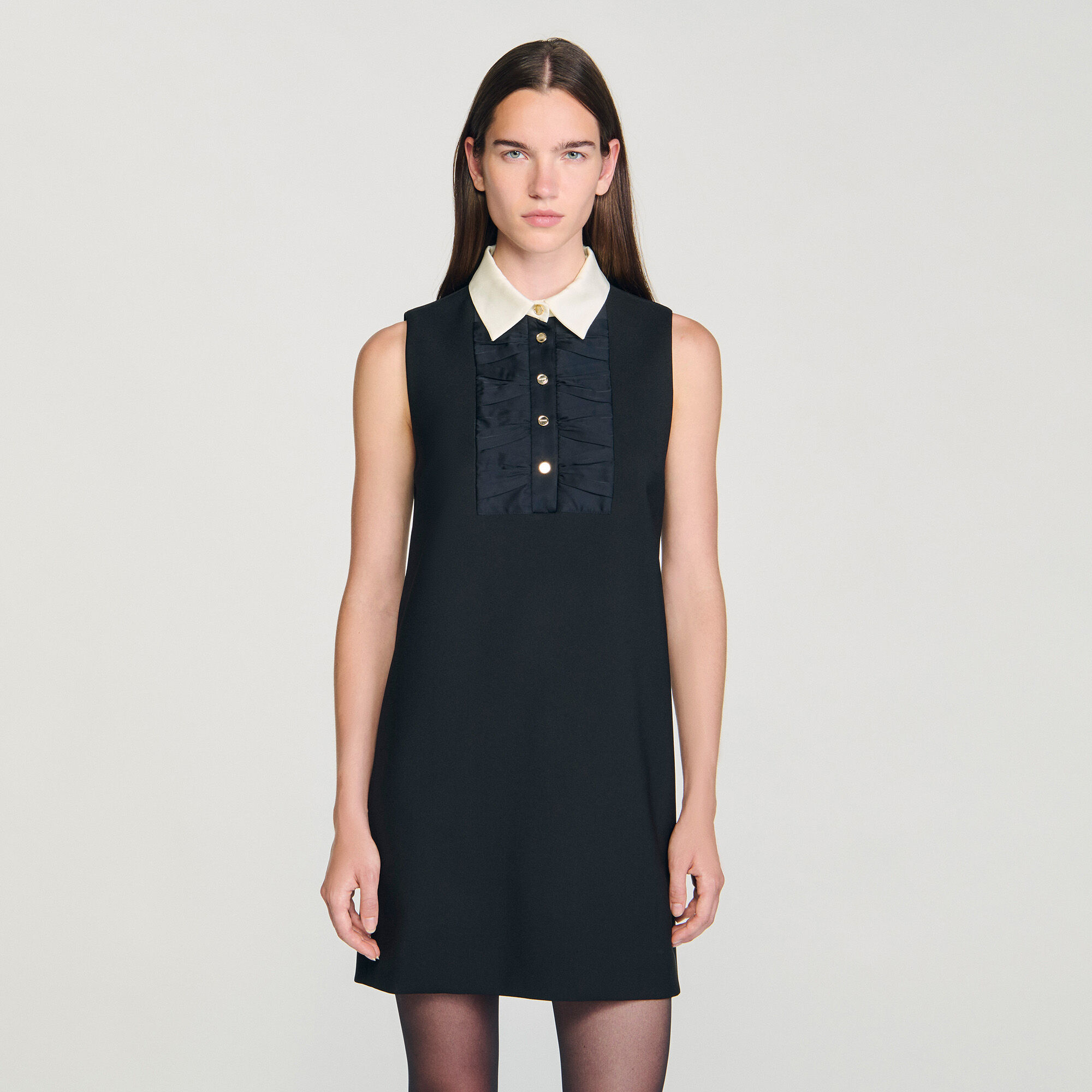 Vestido mini con cuello de contraste