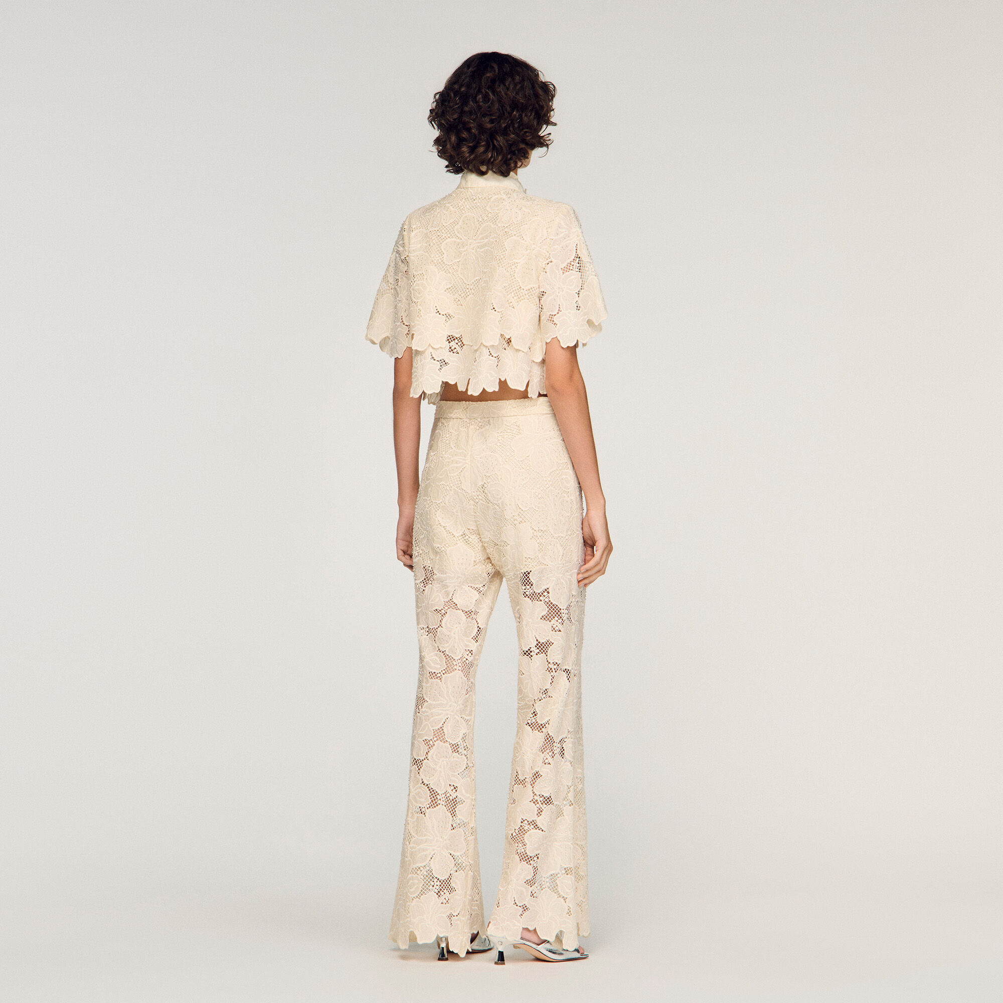 Camisa corta de guipure floral