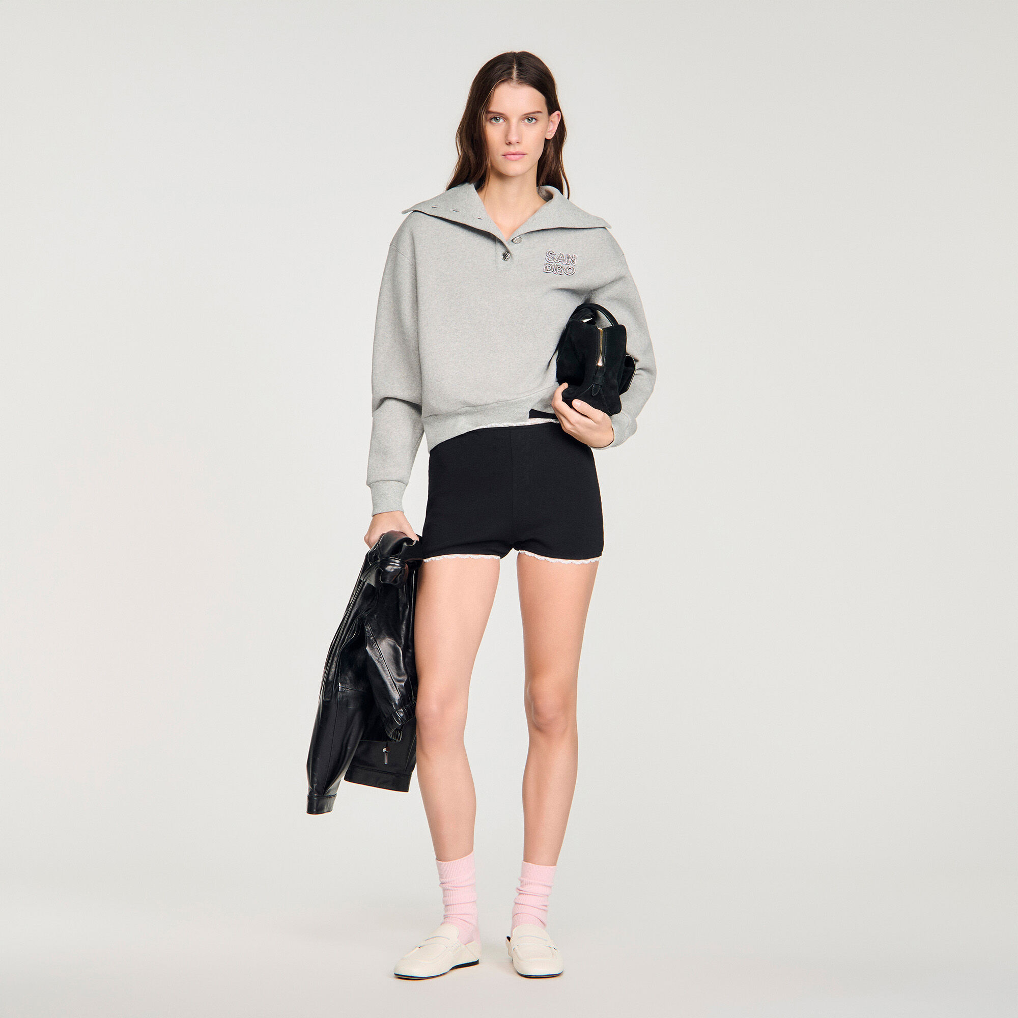 Pantalones cortos de punto con bordado y cuentas