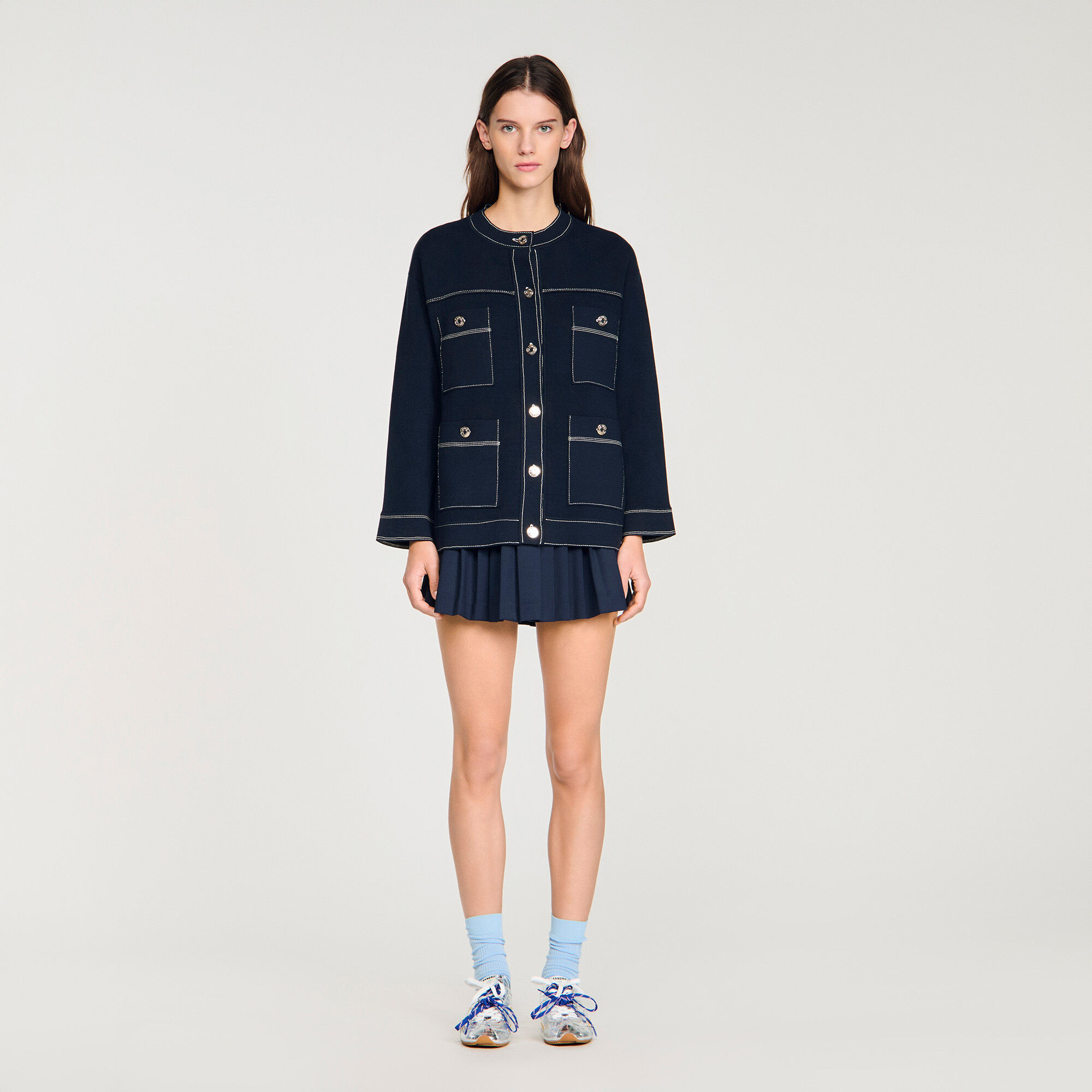 Cardigan con puntadas contrastantes