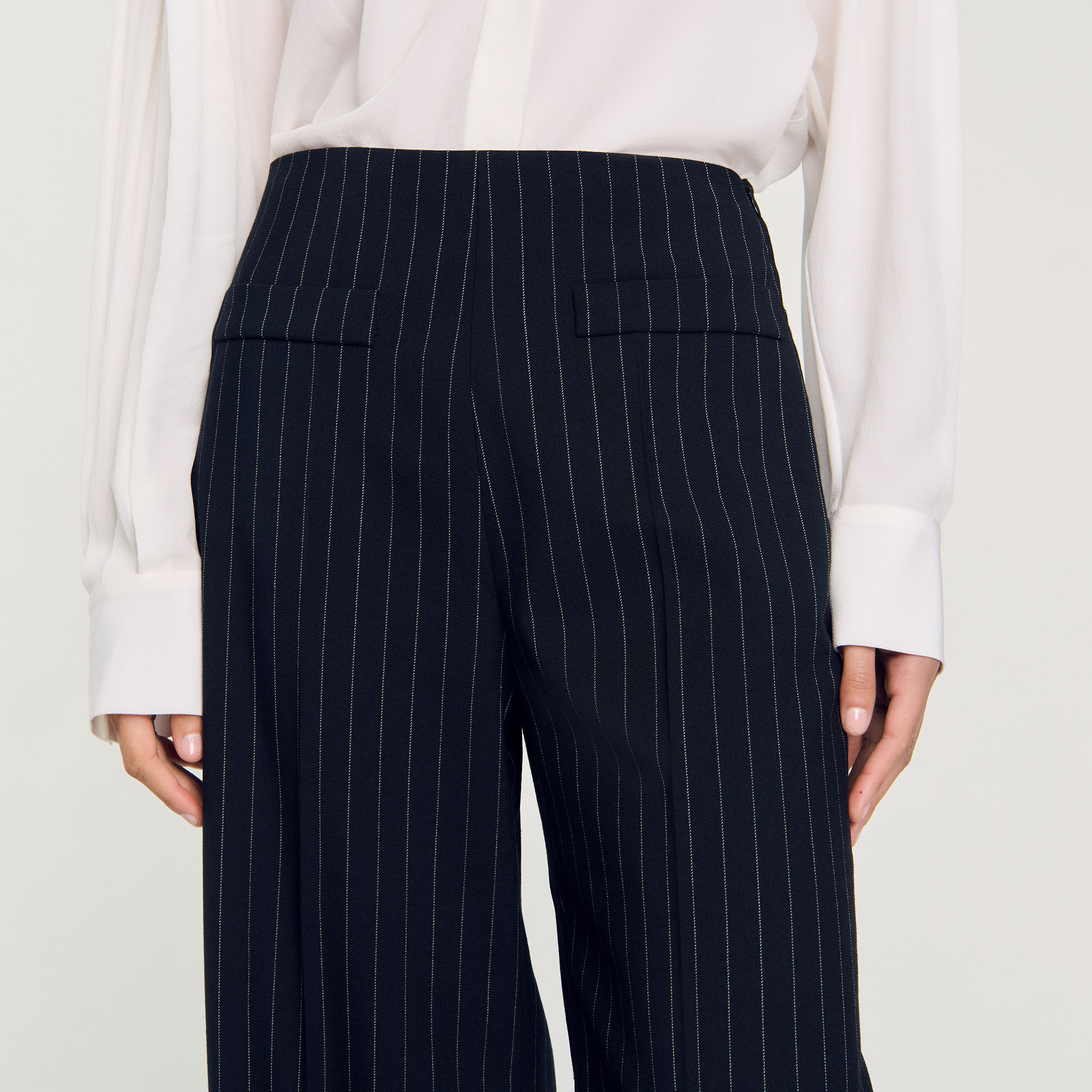 Pantalones con rayas de tiza