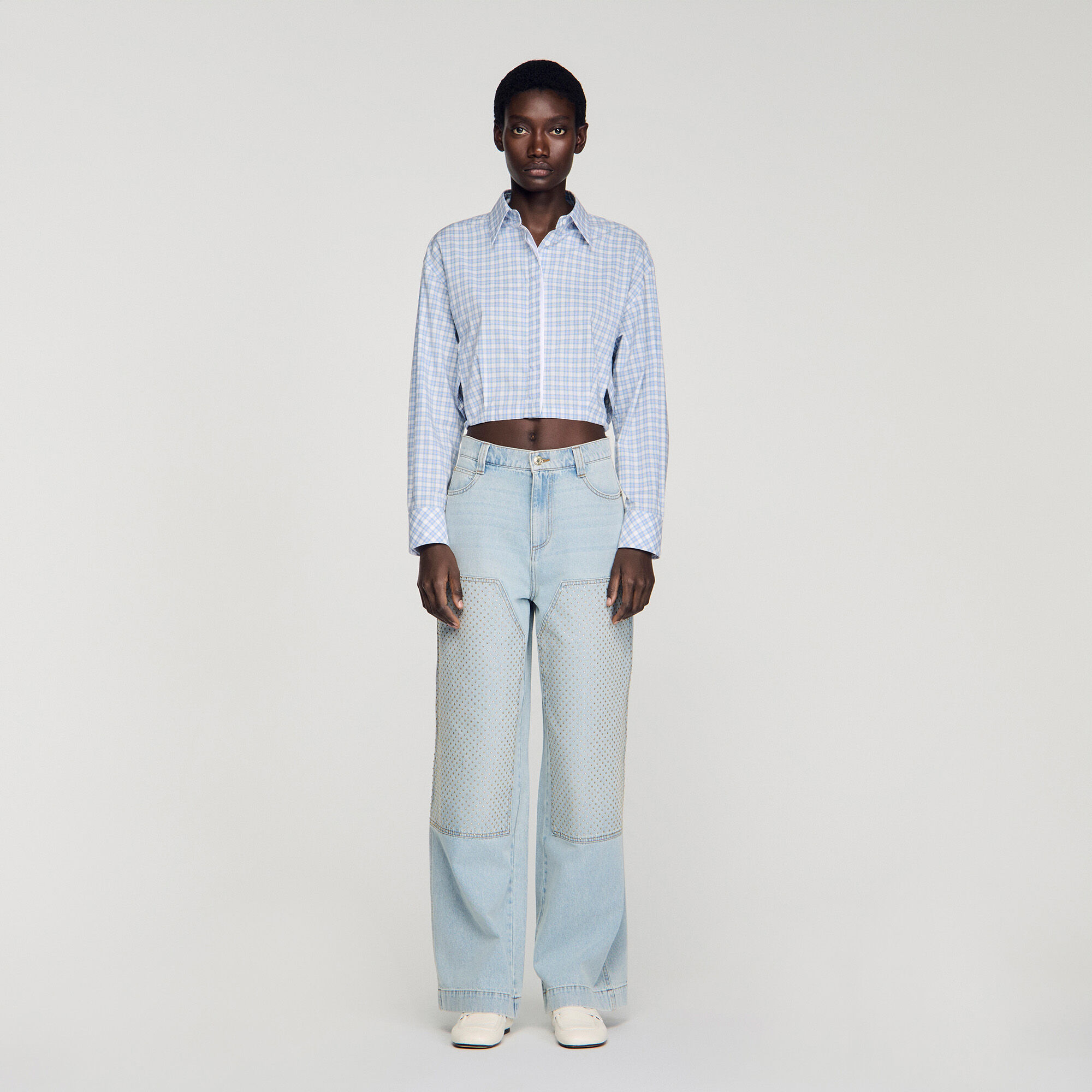 Pantalones de mezclilla rectos con parches de cristal desgastados