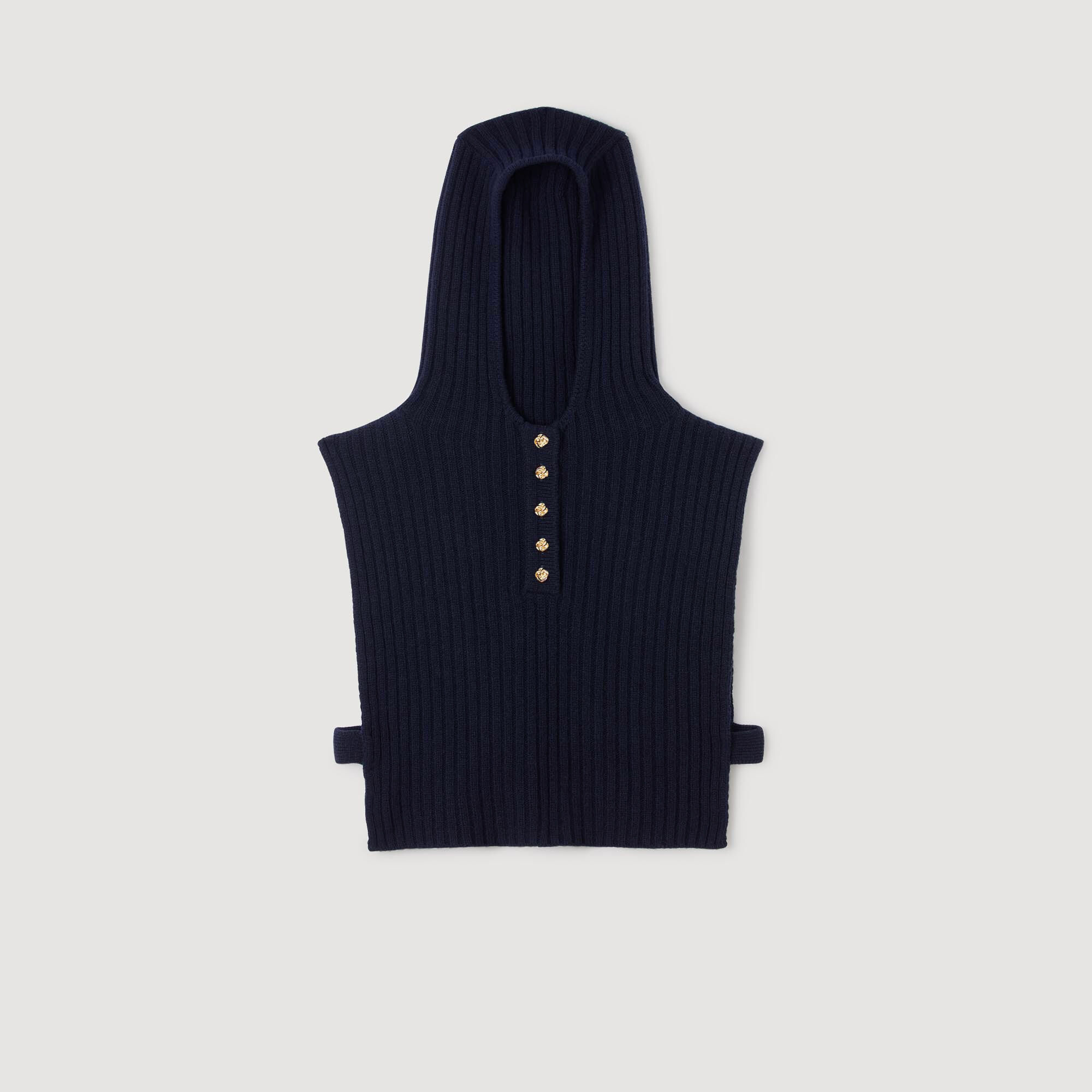 Cuello de punto de lana con capucha