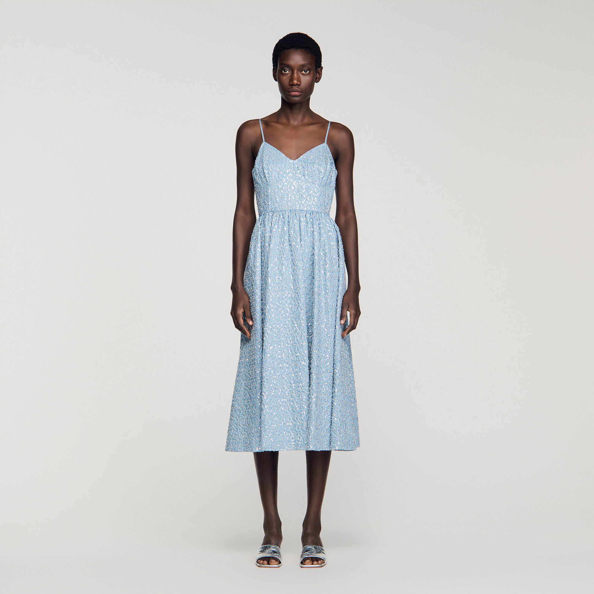 Vestido midi con lentejuelas