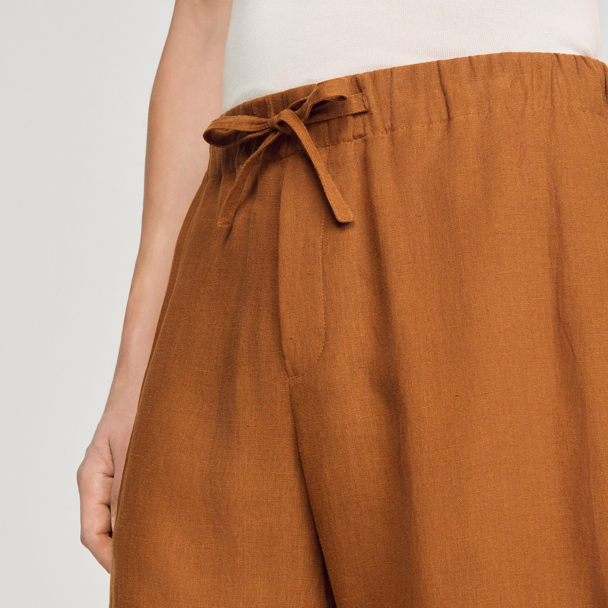 Pantalones cortos de lino con cintura elástica