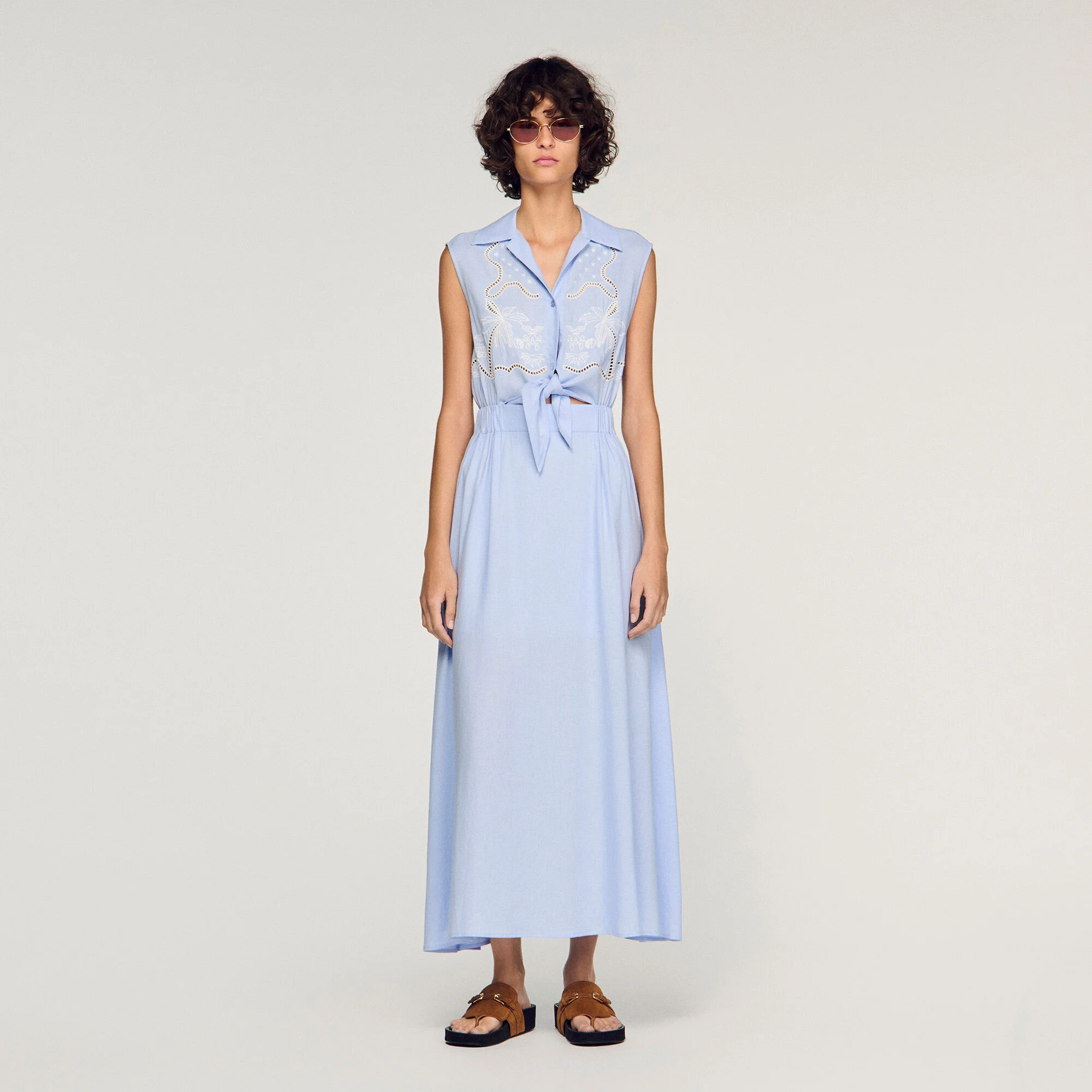 Vestido largo de lino con bordado