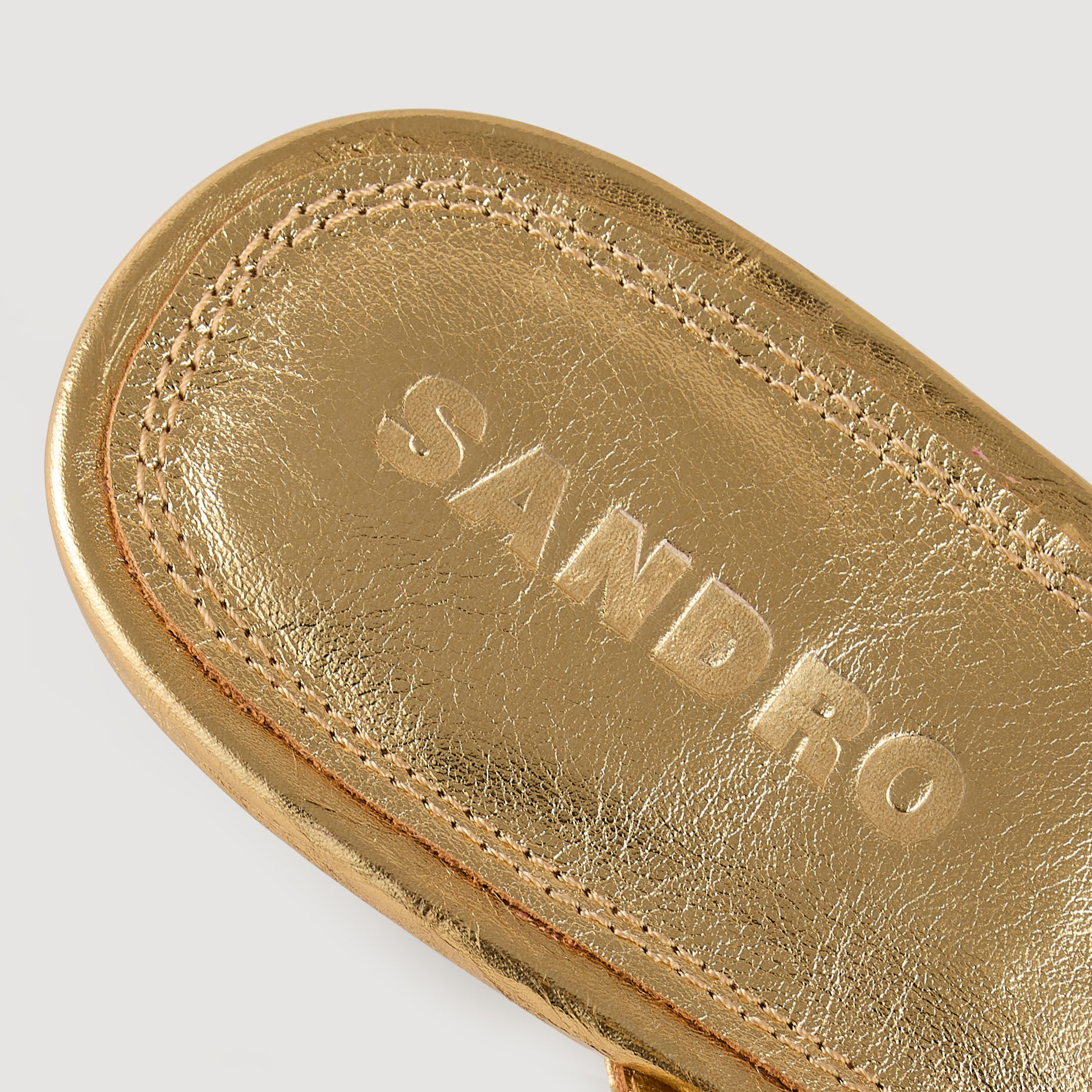 Sandalias con tirantes