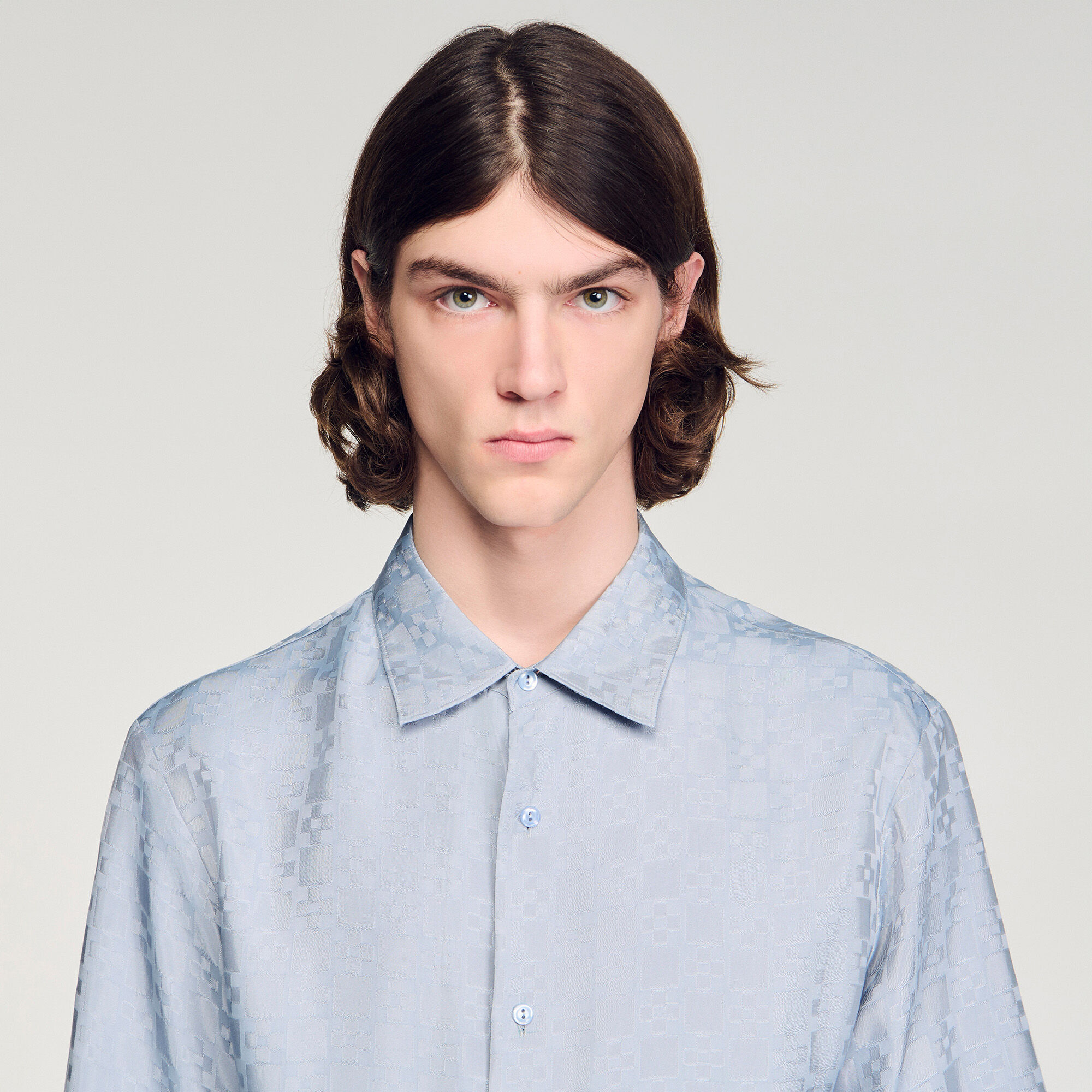 Camisa holgada con diseño de cruz cuadrada