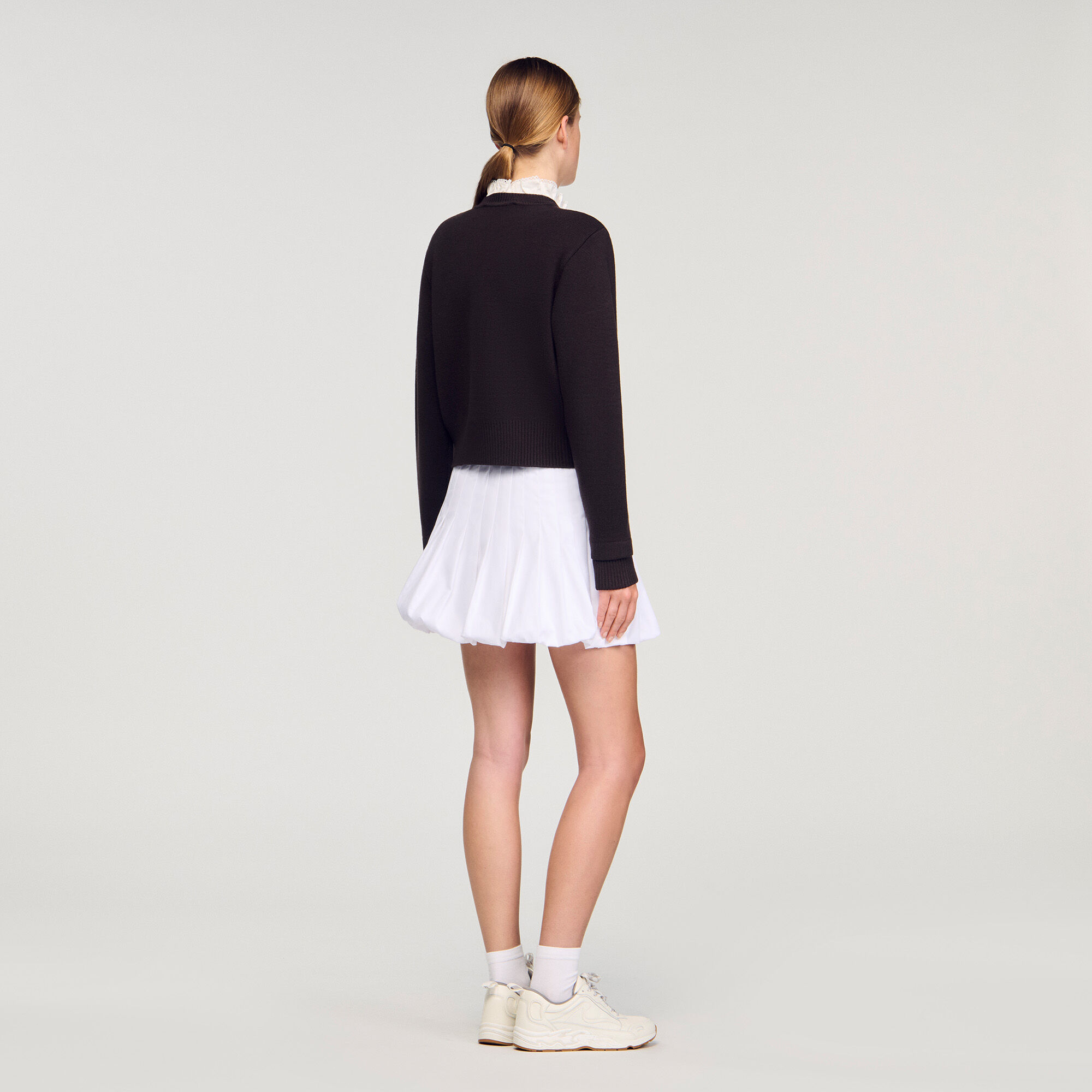 Cardigan con cuello volante desmontable