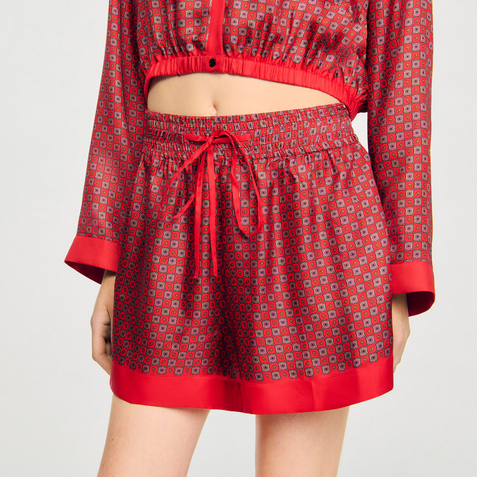 Pantalones cortos con estampado de pañuelo