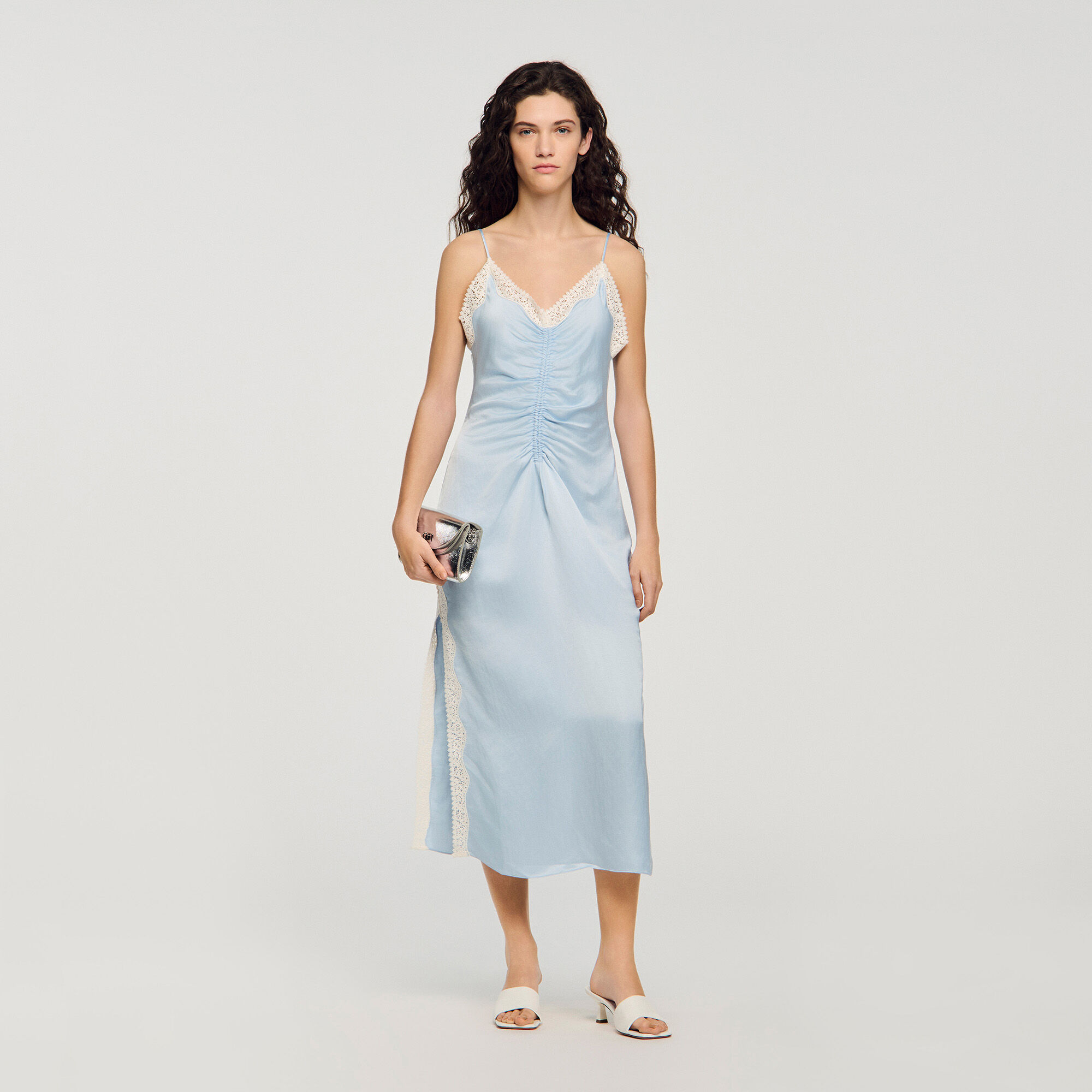 Vestido maxi con efecto satén y tirantes
