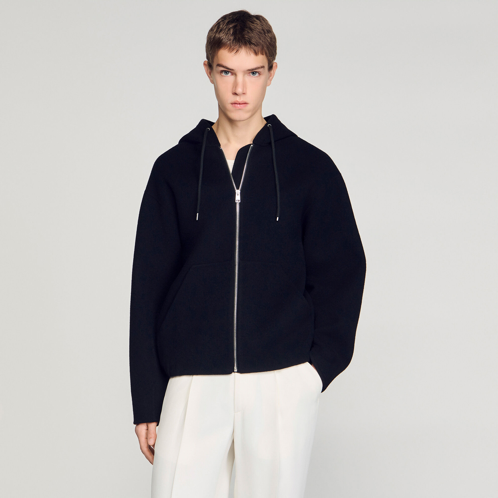 Chaqueta de lana con capucha y cremallera