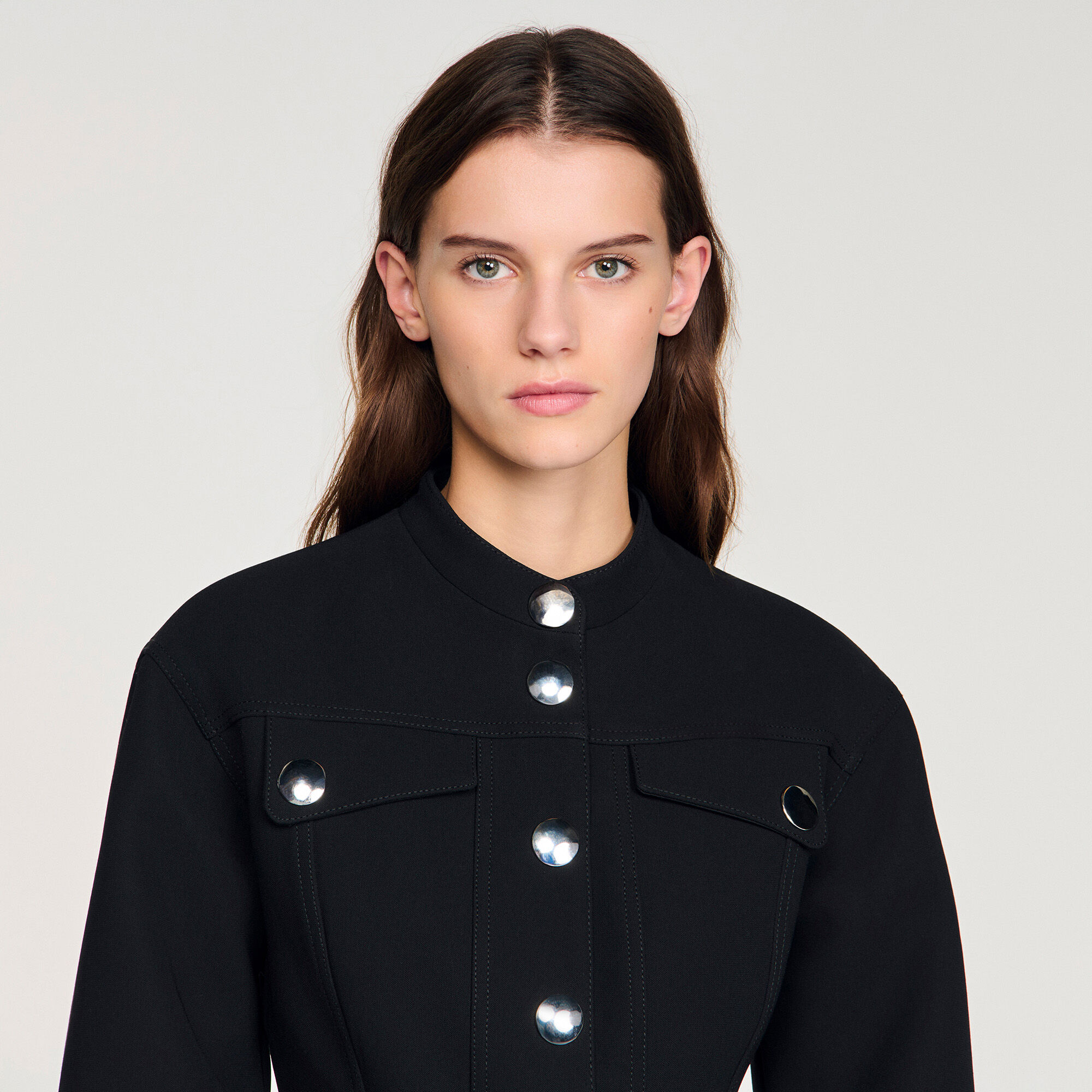 Chaqueta corta con volantes y peplum