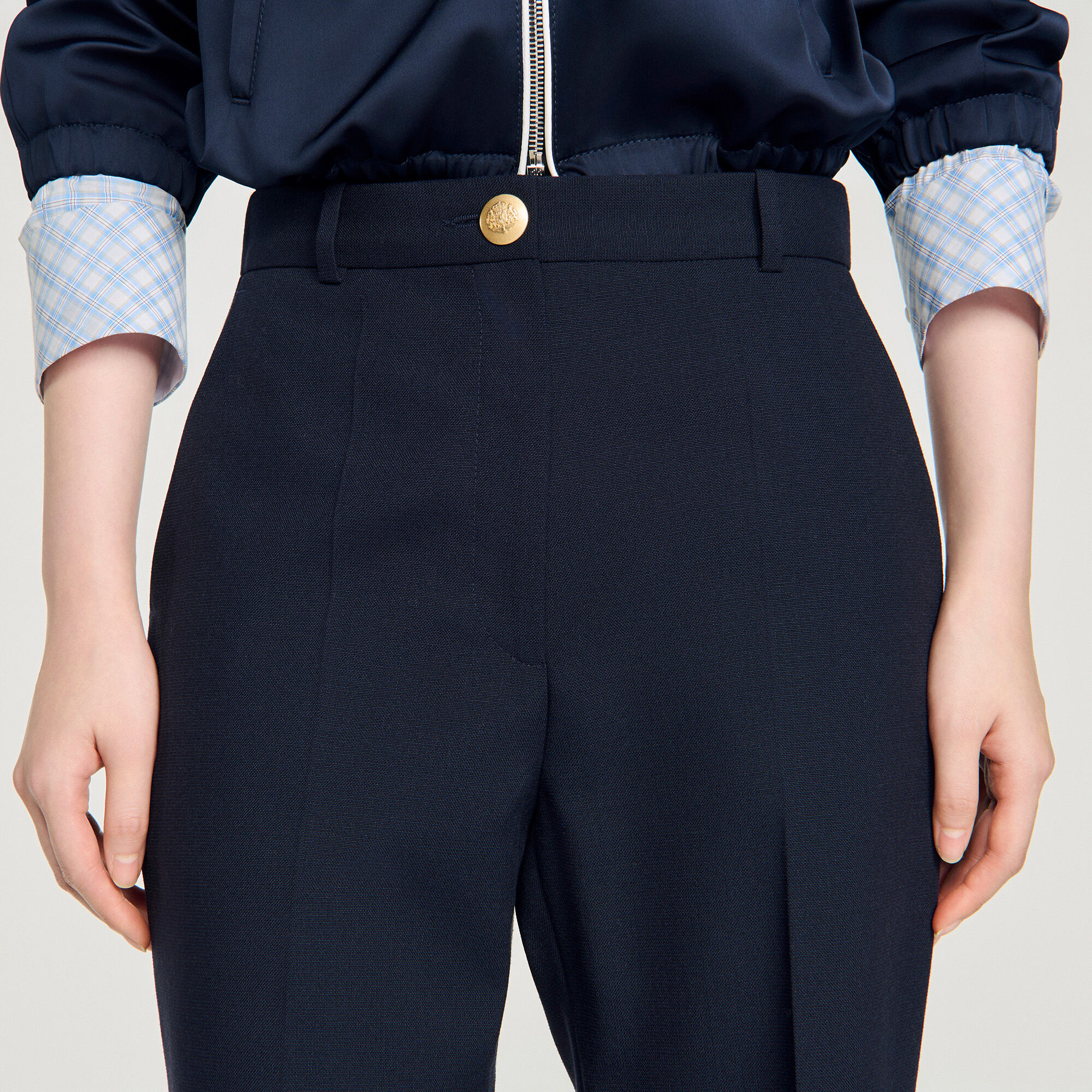 Pantalones de lana con corte amplio