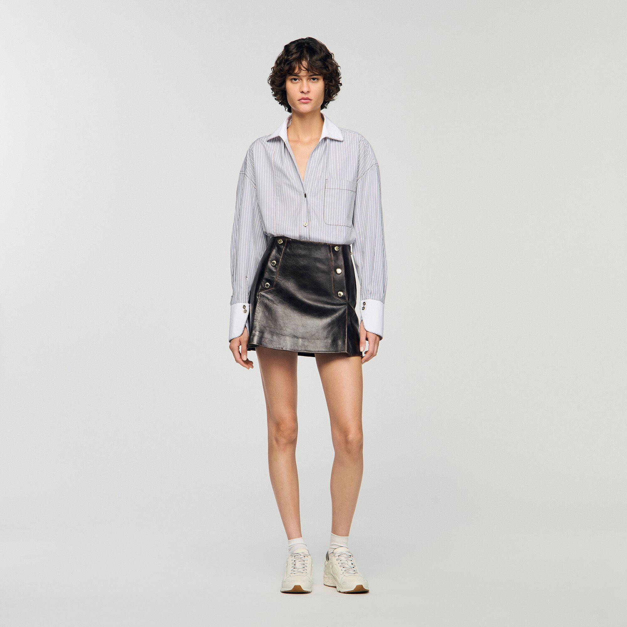 Minifalda de cuero envejecido