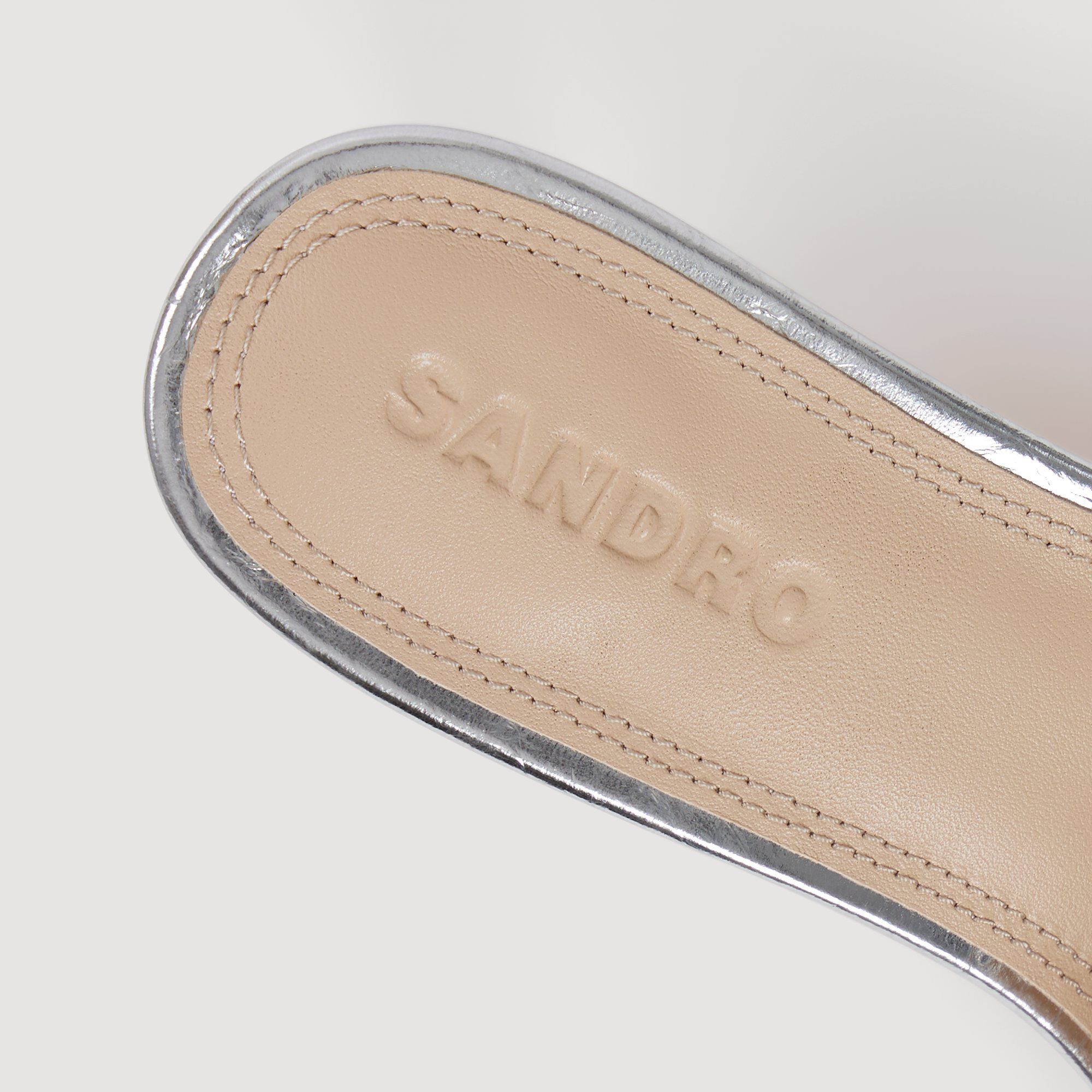 Mocasines de cuero metálico con tacón