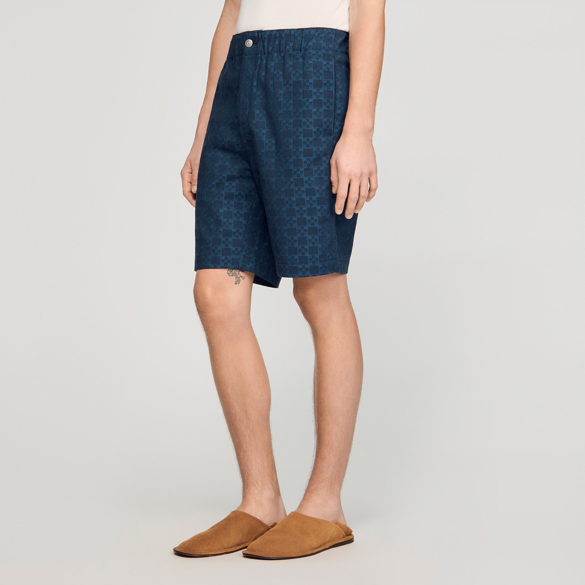 Pantalones cortos de mezclilla con cruz cuadrada