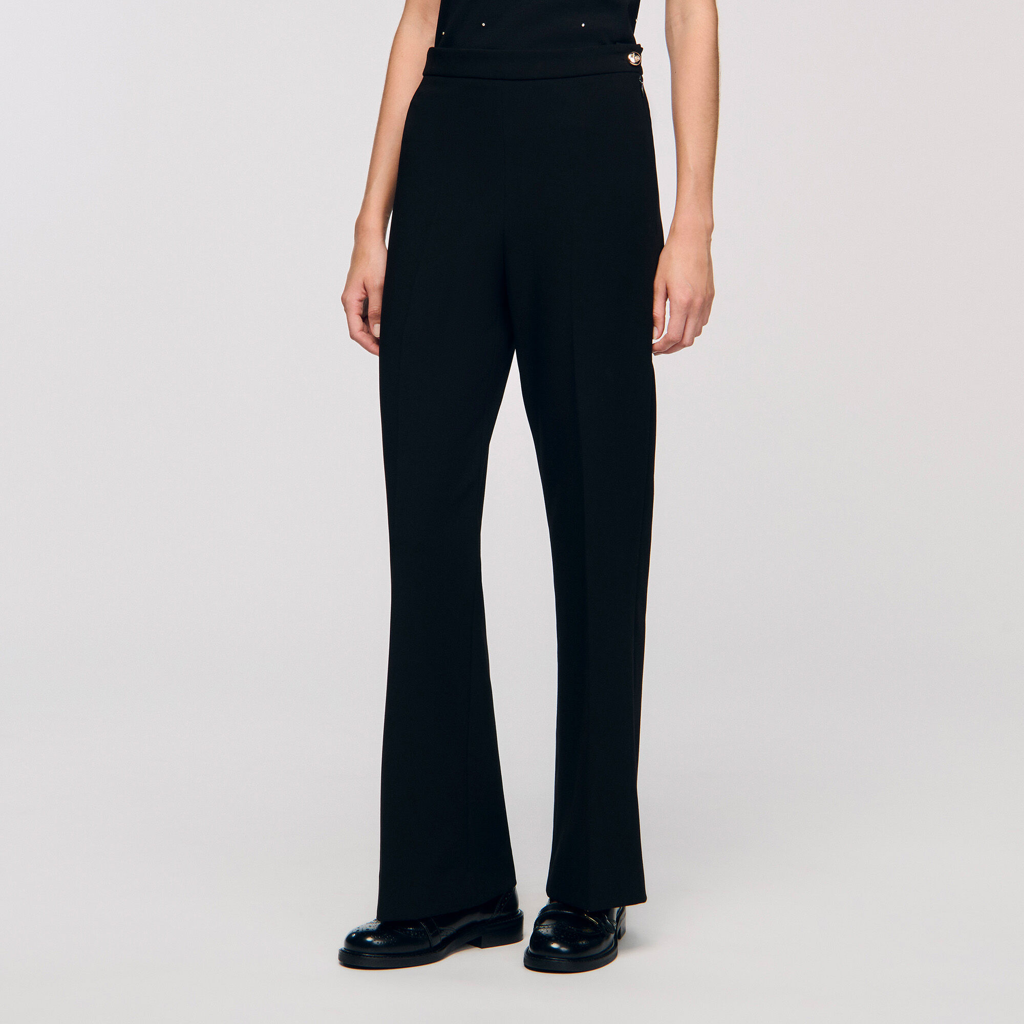 Pantalón recto con botones