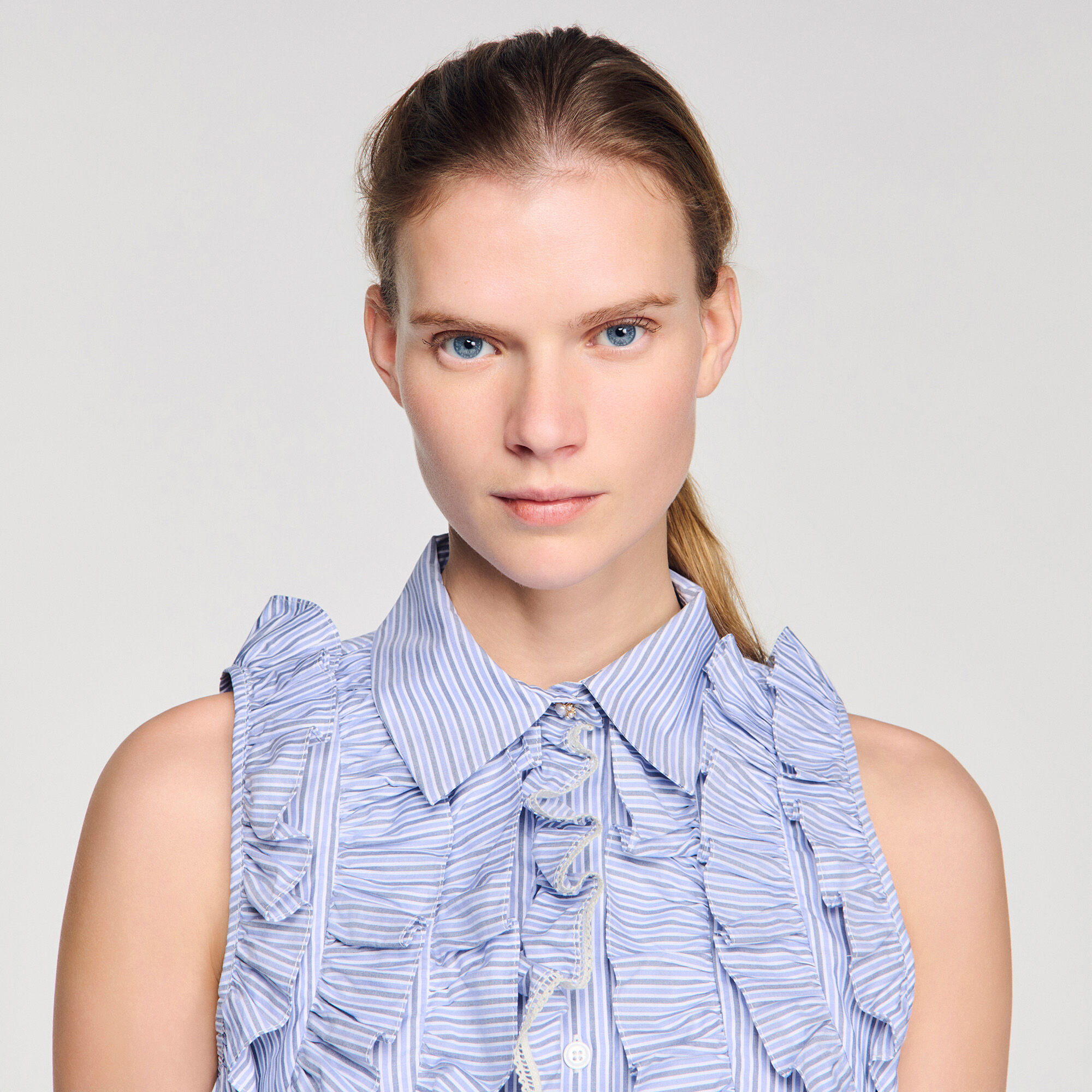 Camisa con volantes de rayas