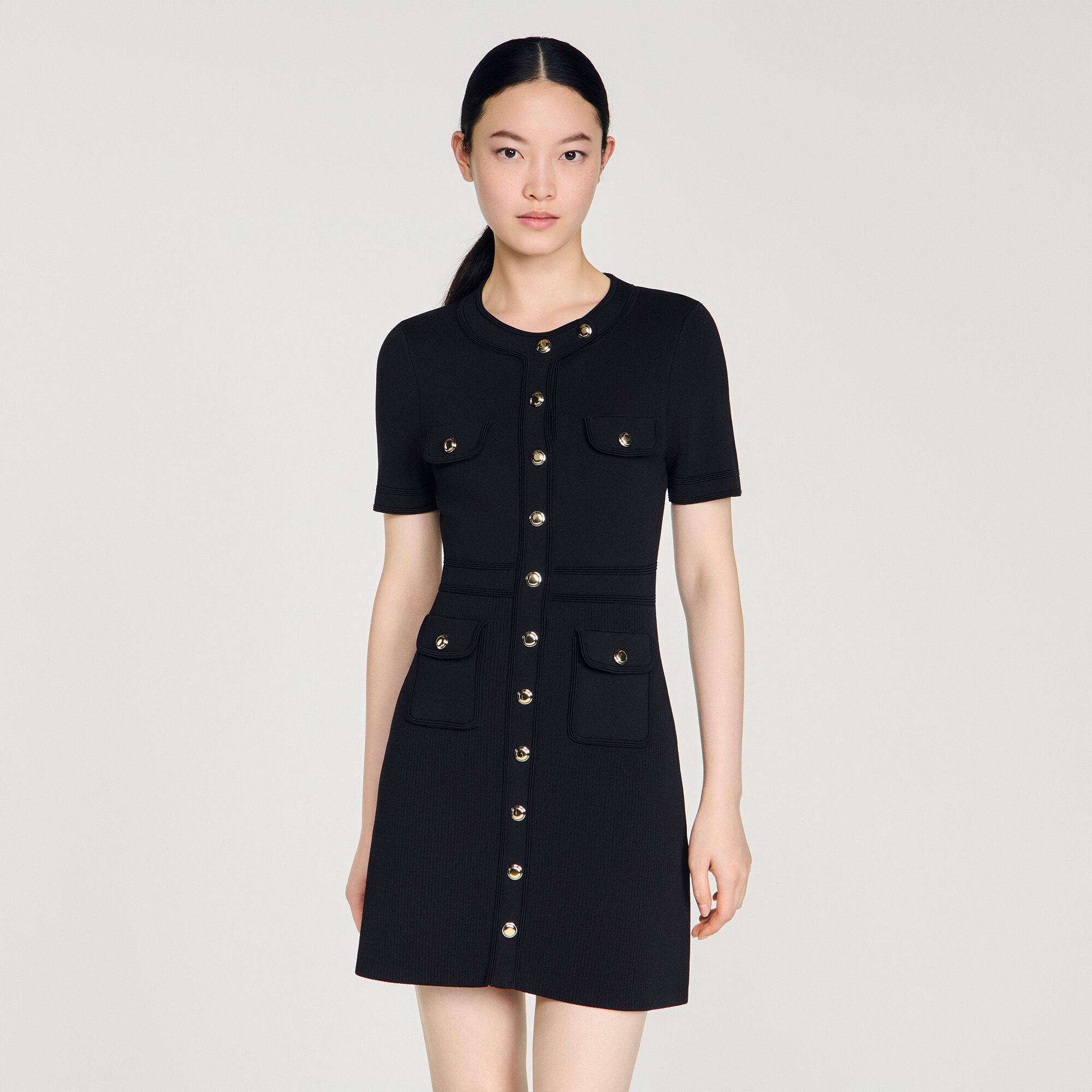 Vestido mini de punto con botones