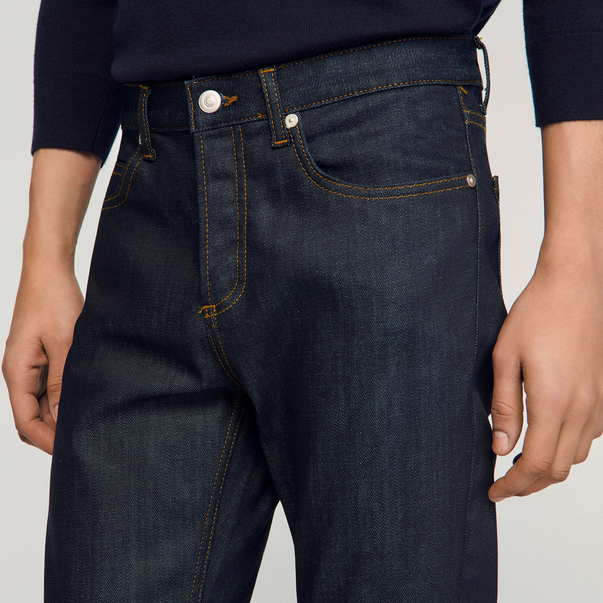 Pantalones vaqueros rectos ajustados