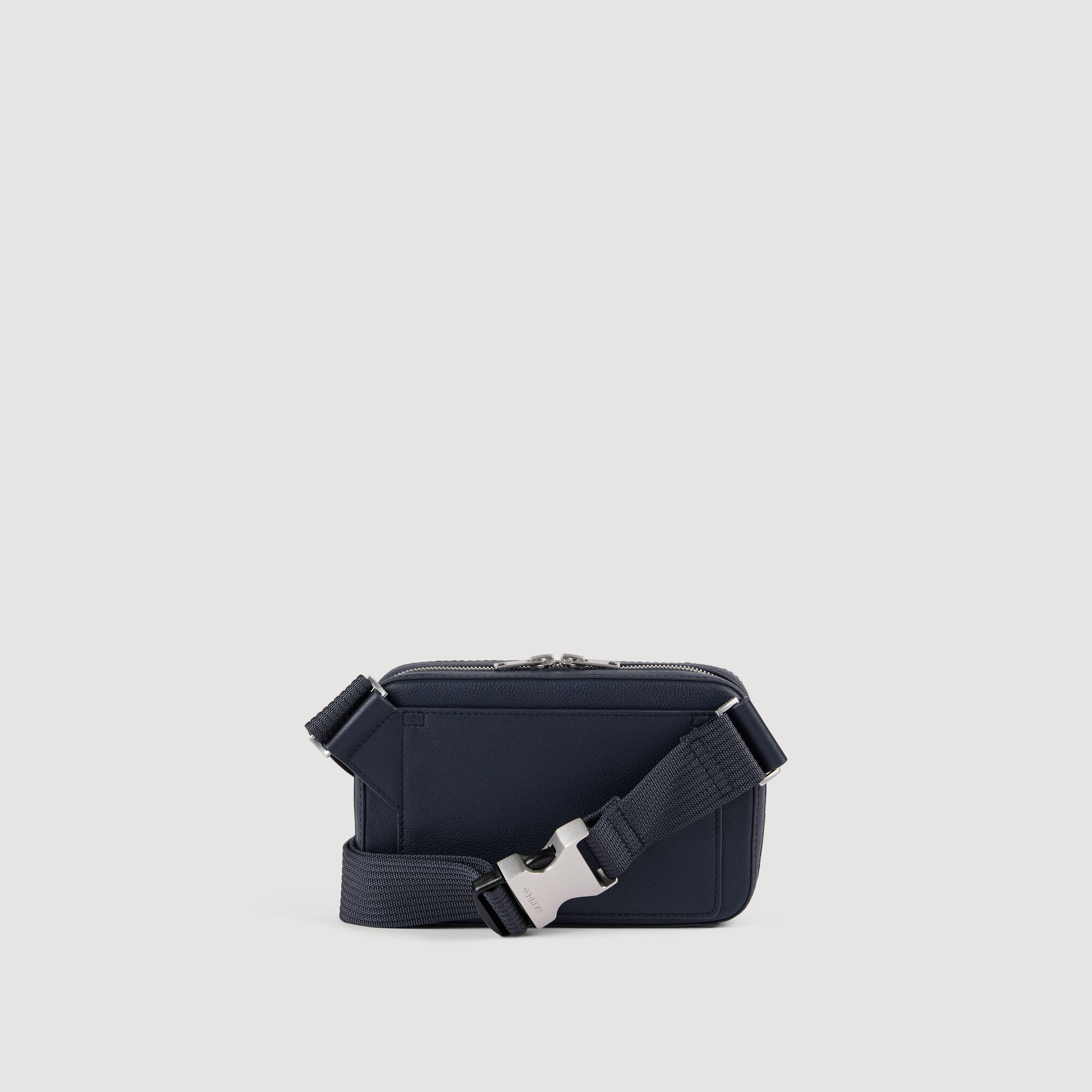 Bolso de cuero con grano pequeño