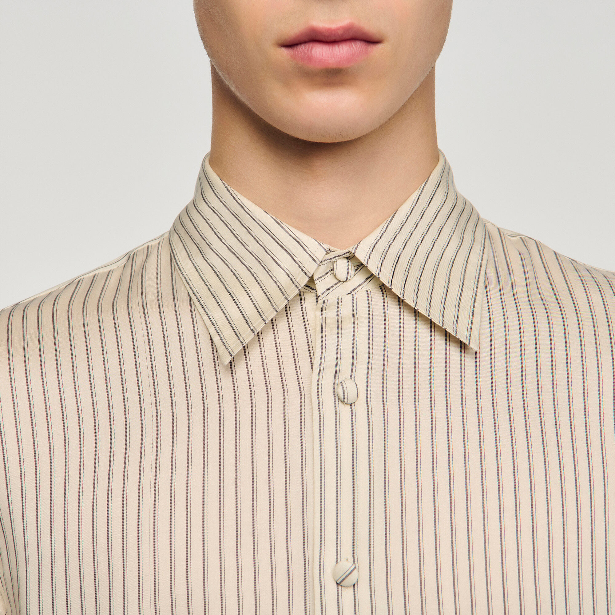 Camisa entallada con rayas