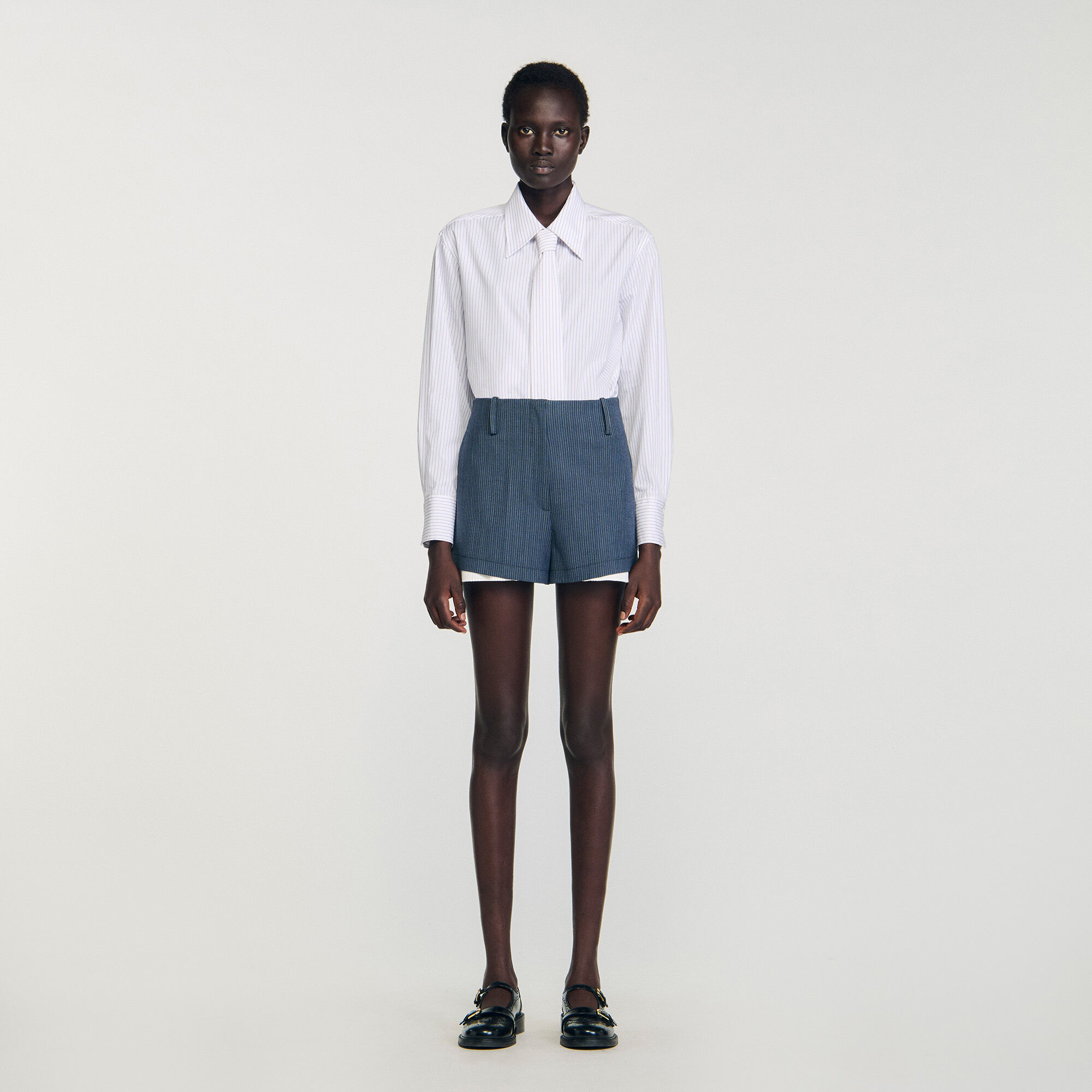 Pantalones cortos con capas de rayas