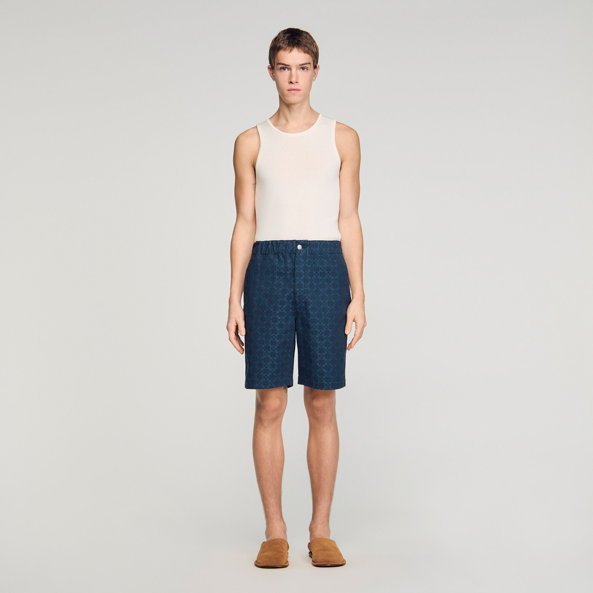 Pantalones cortos de mezclilla con cruz cuadrada
