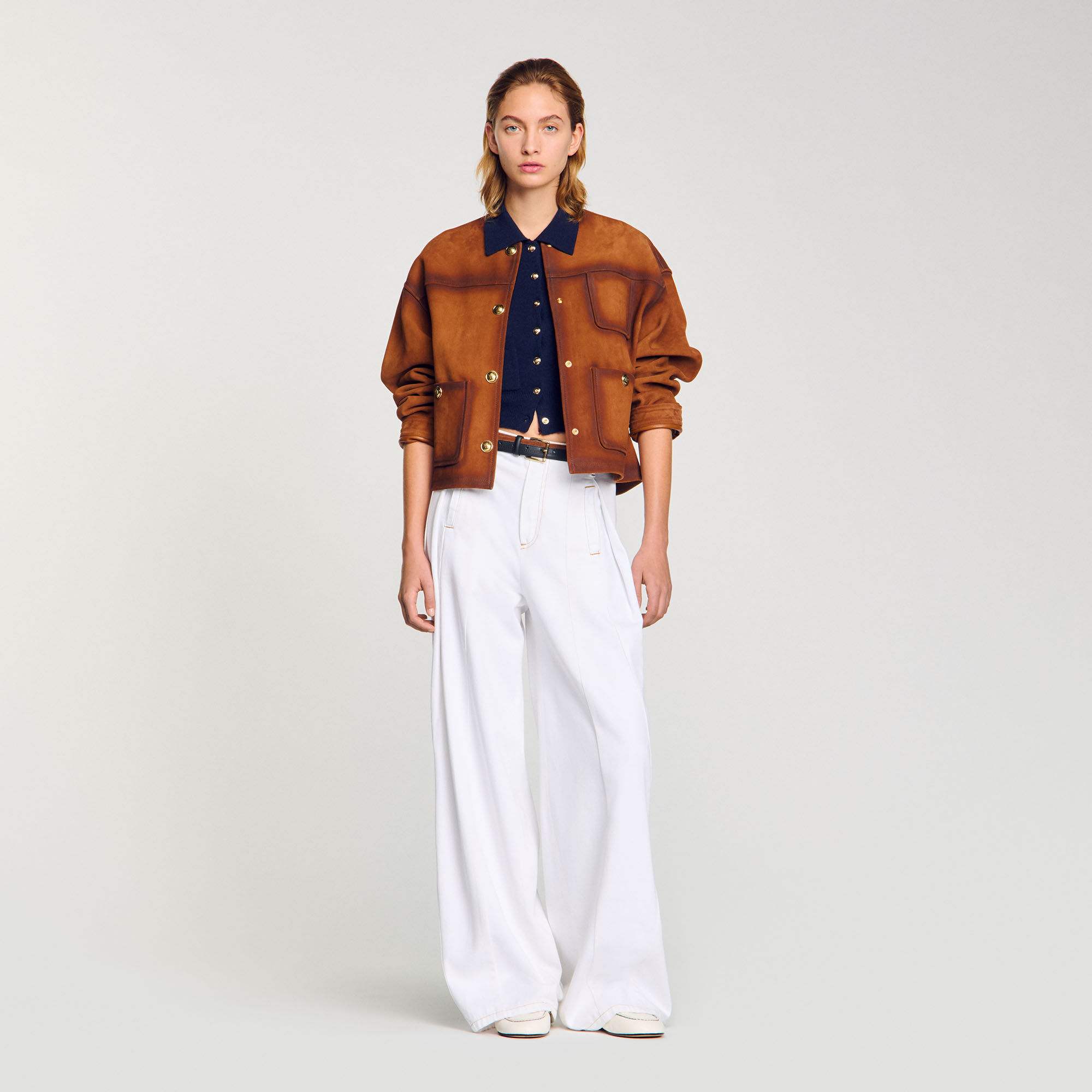 Pantalones vaqueros de pierna ancha con puntadas decorativas