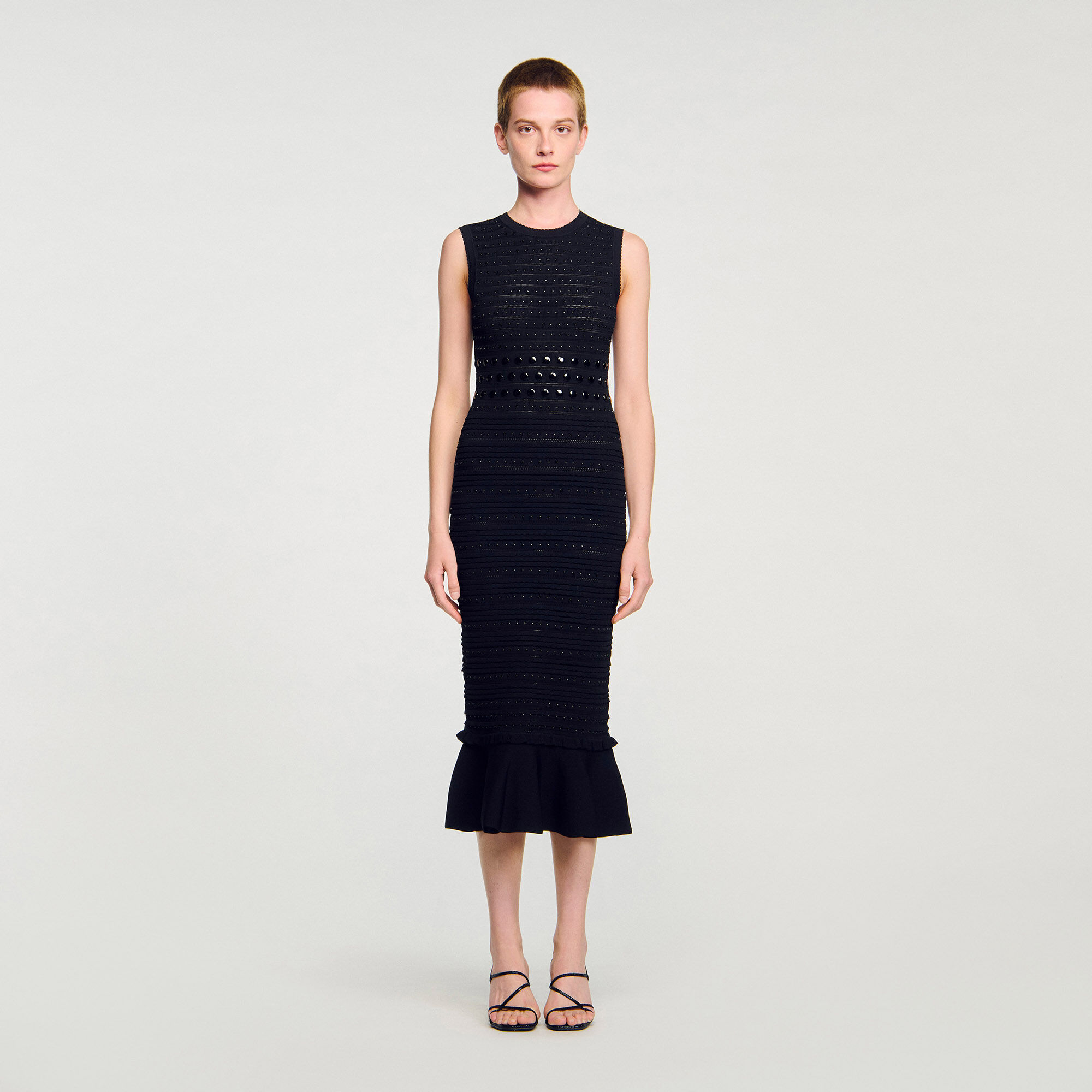Vestido midi de punto con clavos
