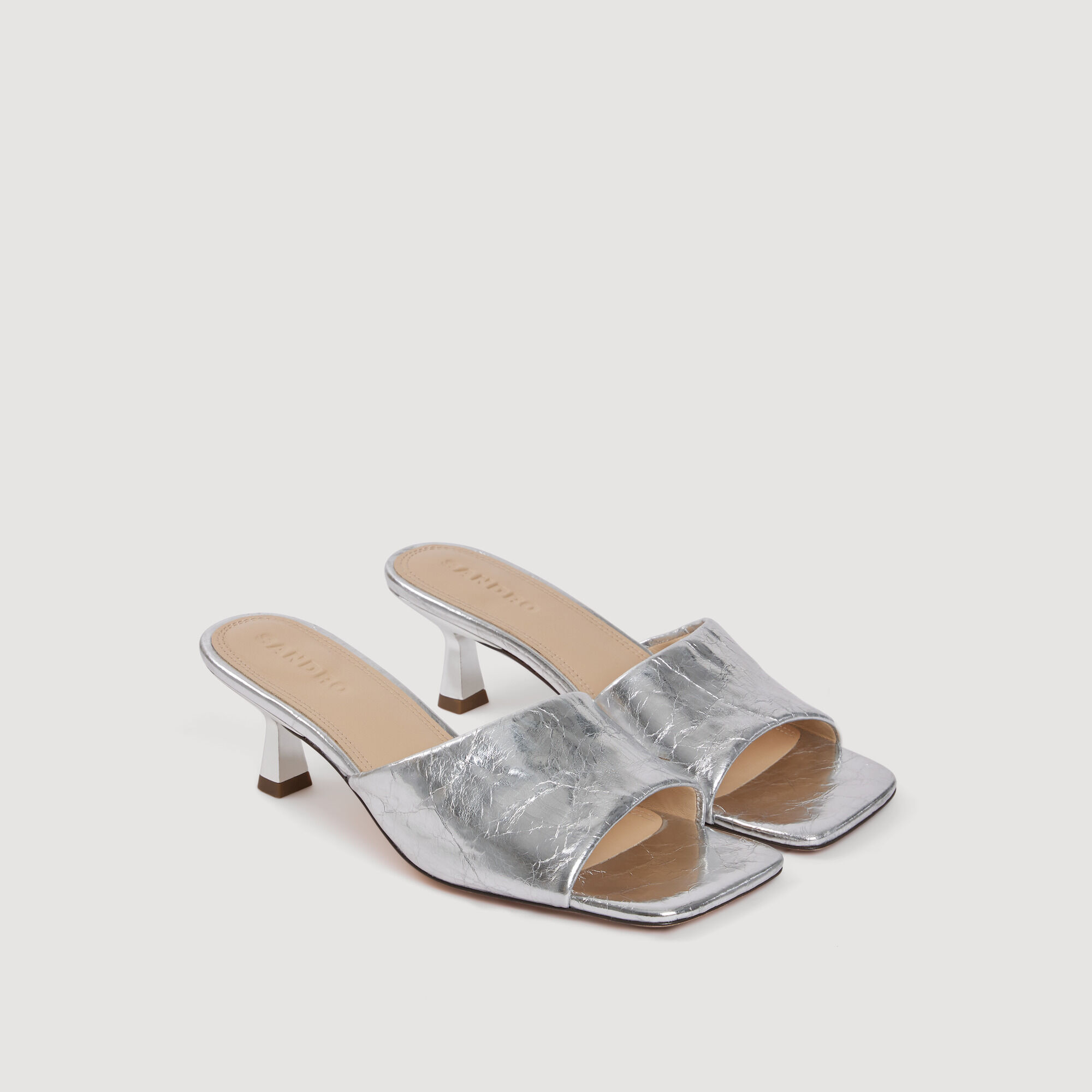 Mocasines de cuero metálico con tacón