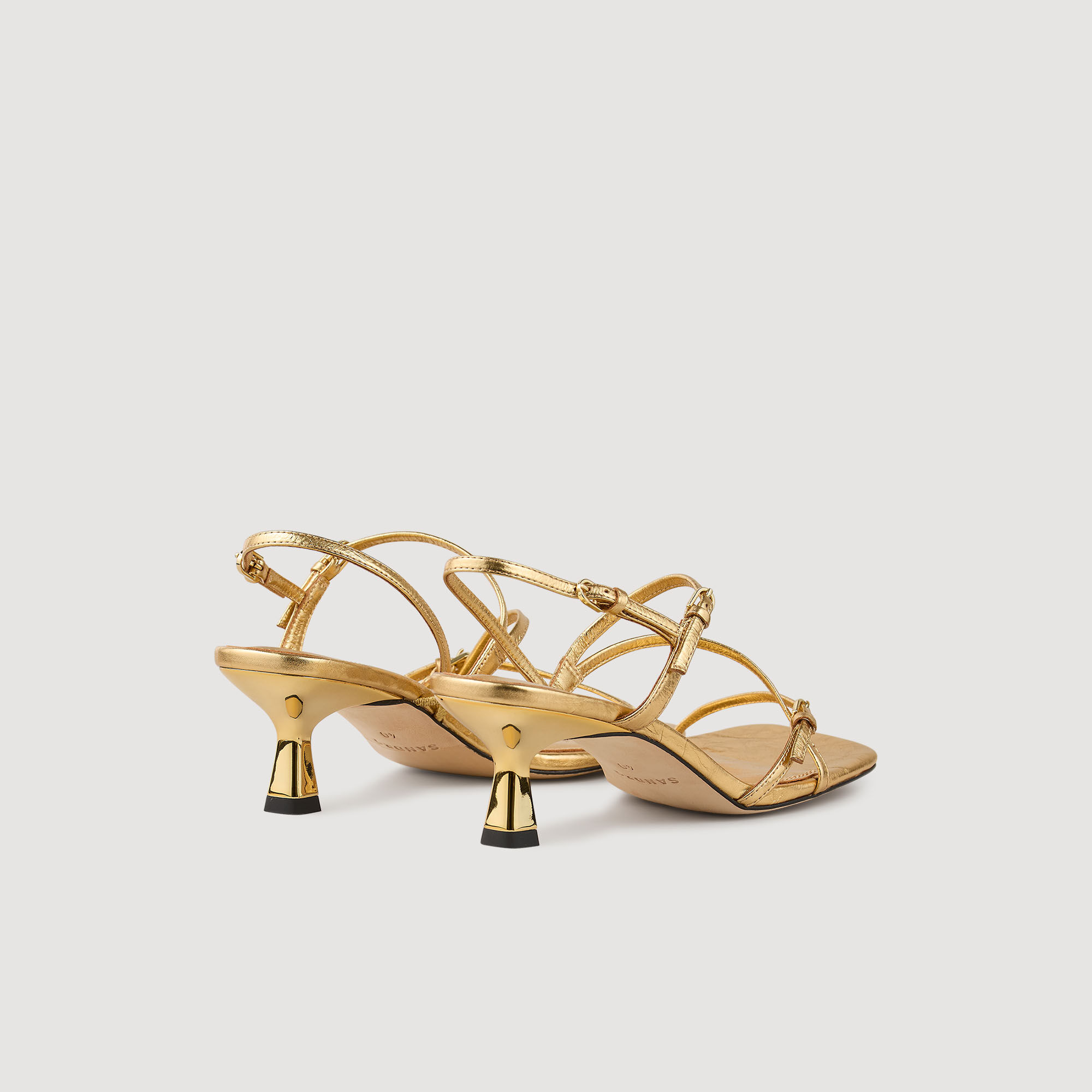 Sandalias con tirantes