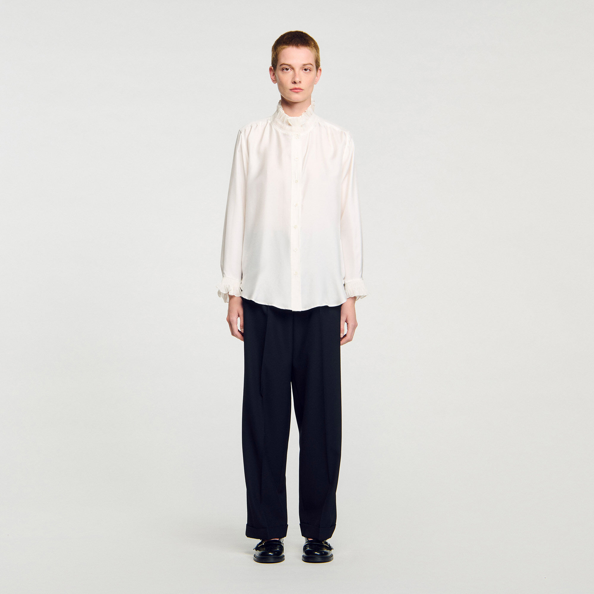 Camisa de seda con cuello fruncido