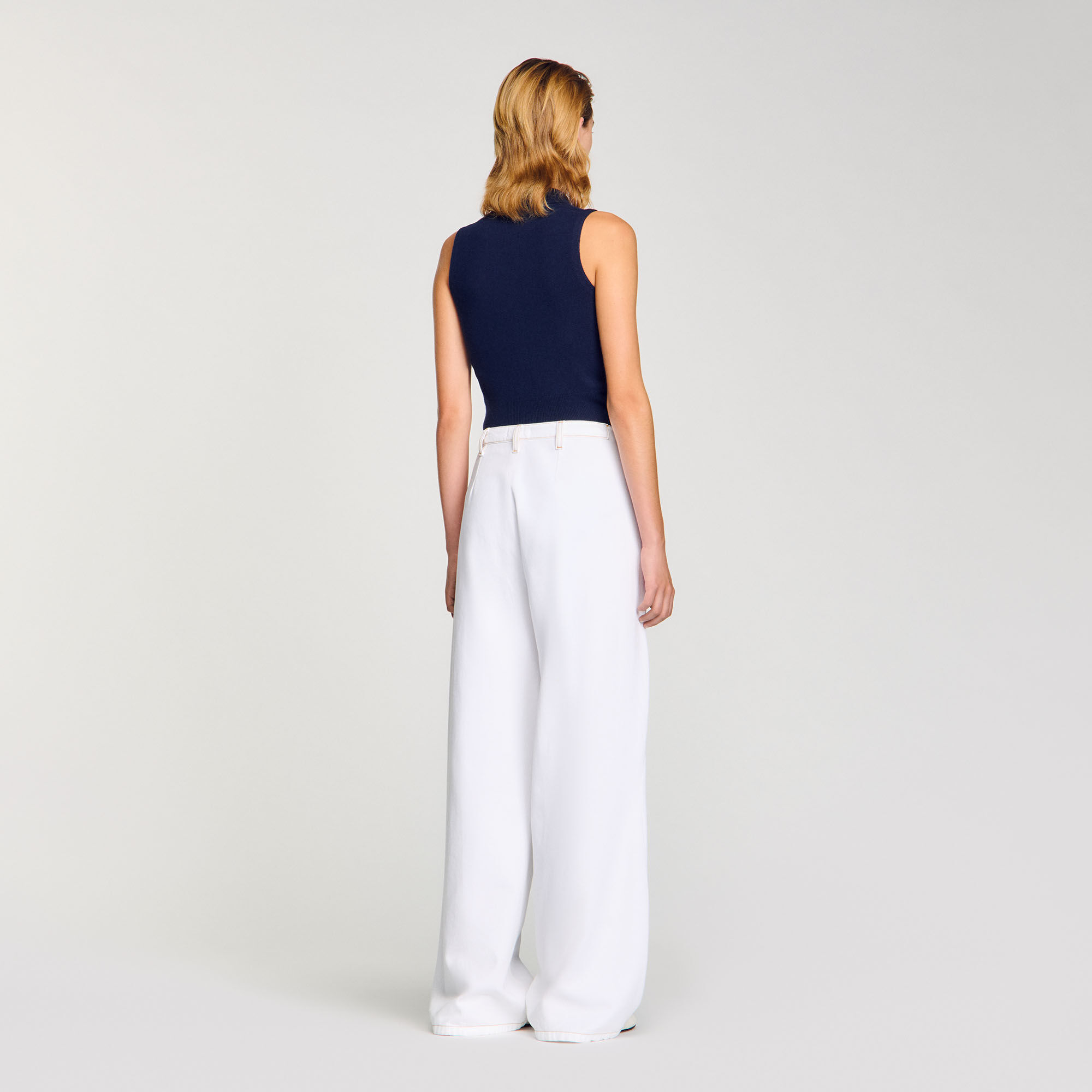 Pantalones vaqueros de pierna ancha con puntadas decorativas