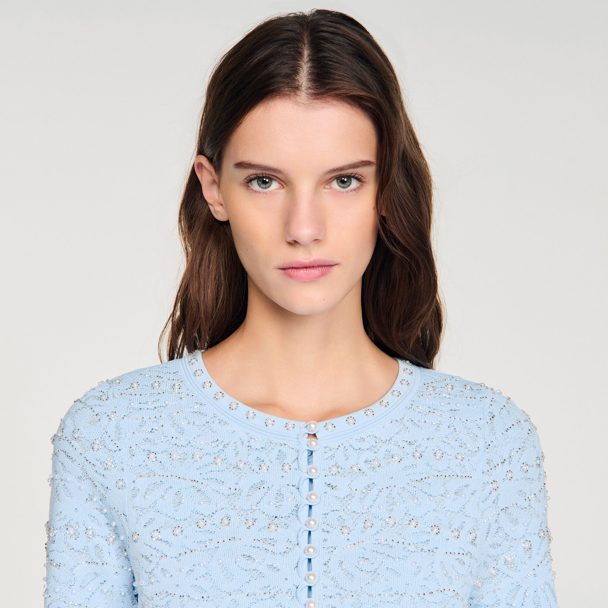 Cardigan acortado con perlas