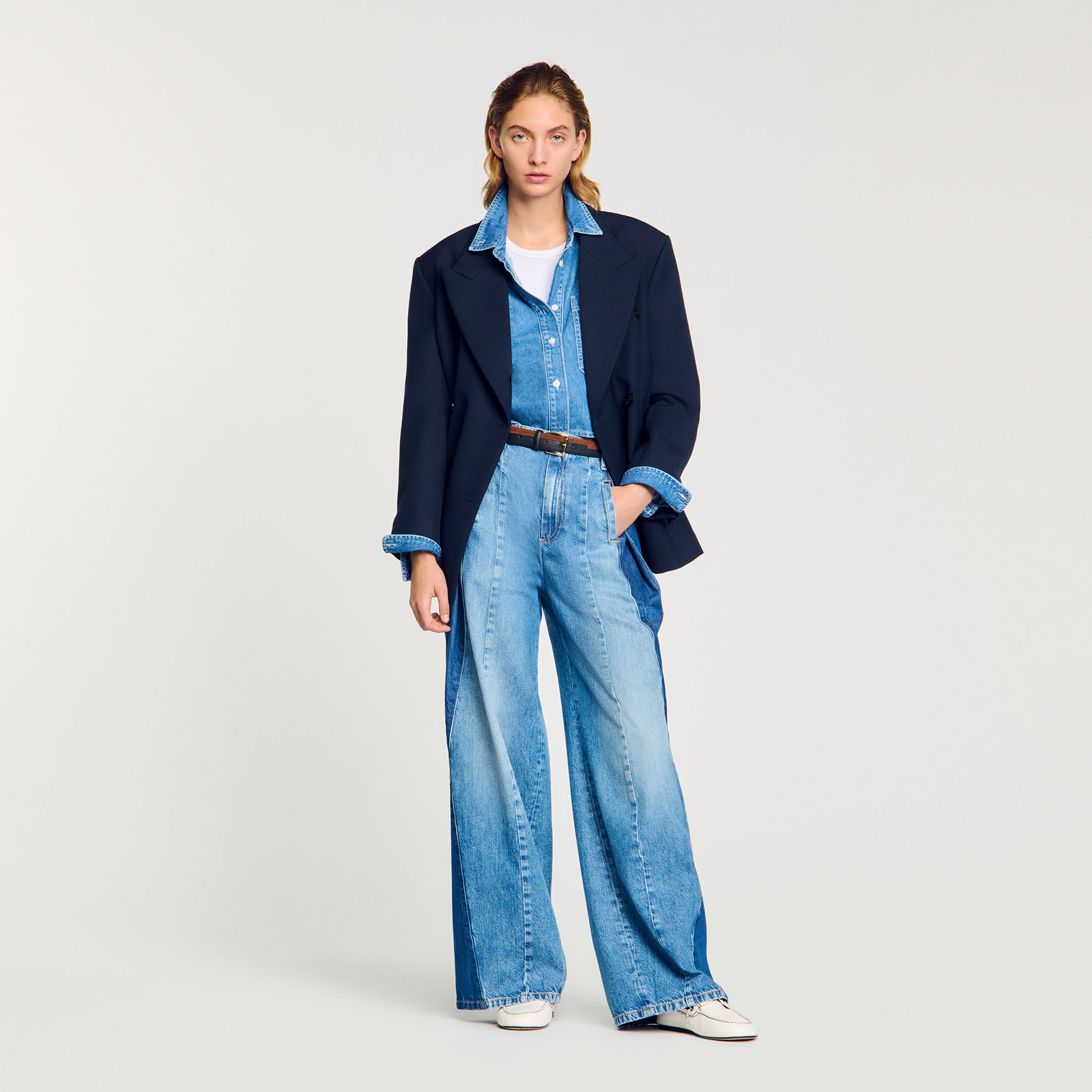 Pantalones vaqueros con paneles contrastantes