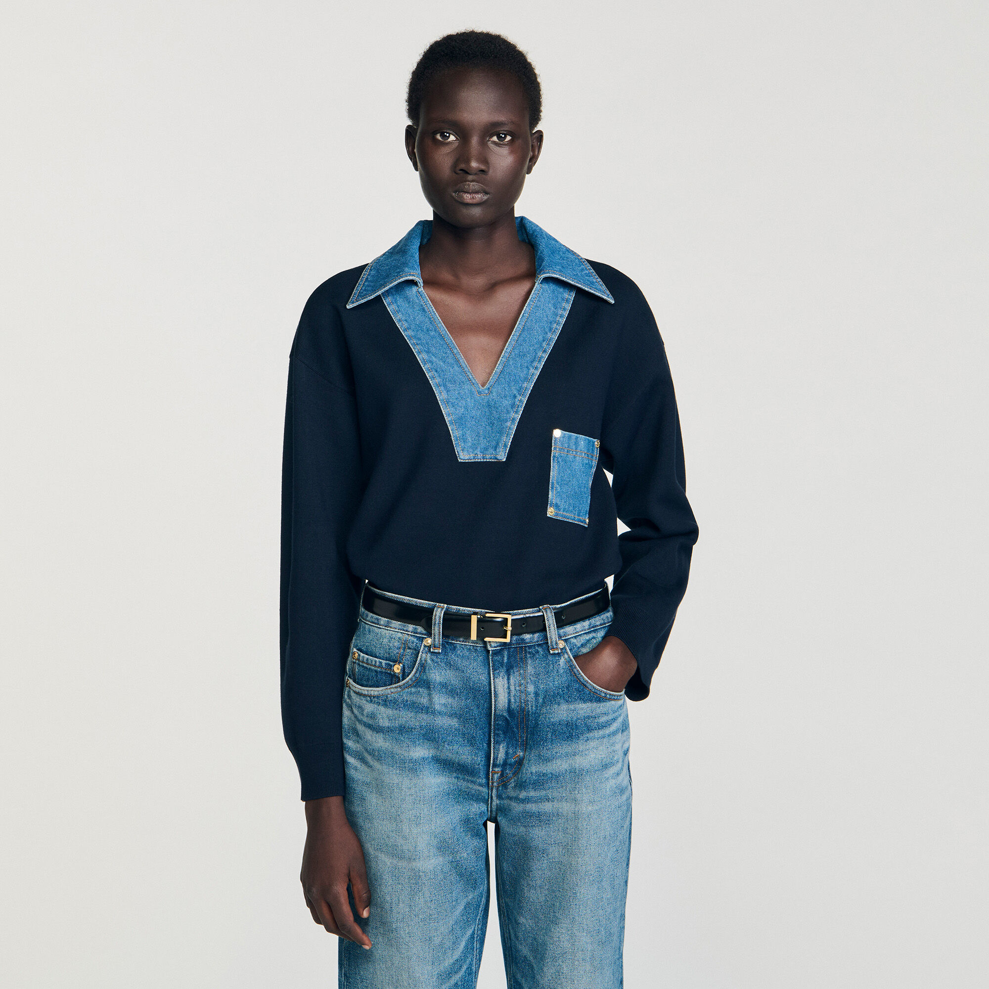 Sudadera con detalles de mezclilla