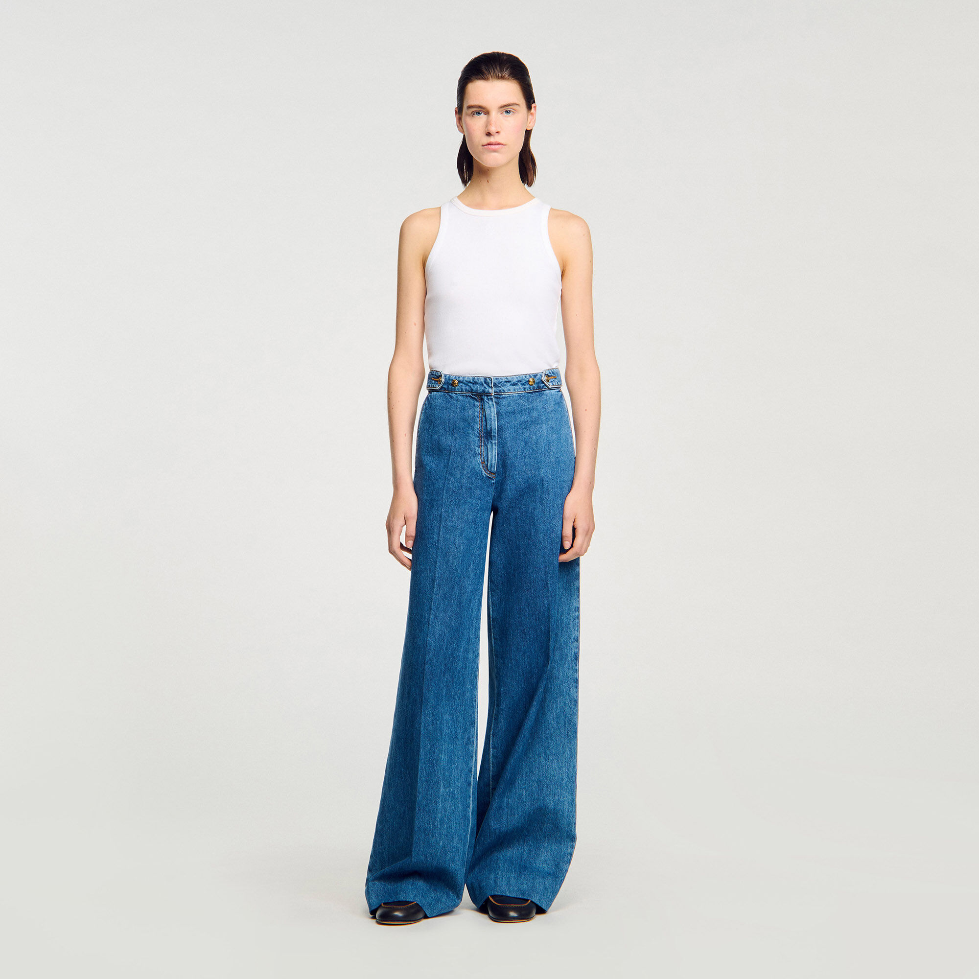 Pantalones vaqueros de cintura media con piernas anchas