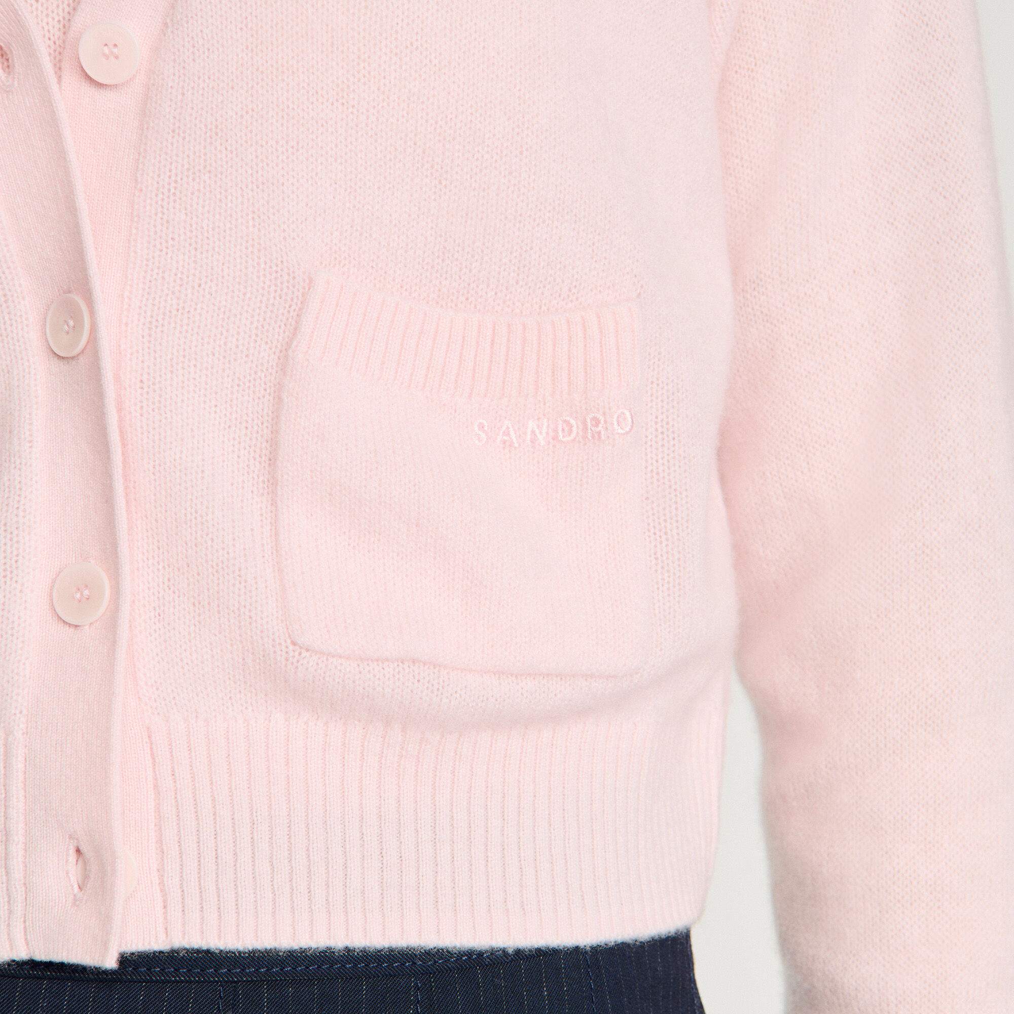 Cardigan de lana de cashmere acortado