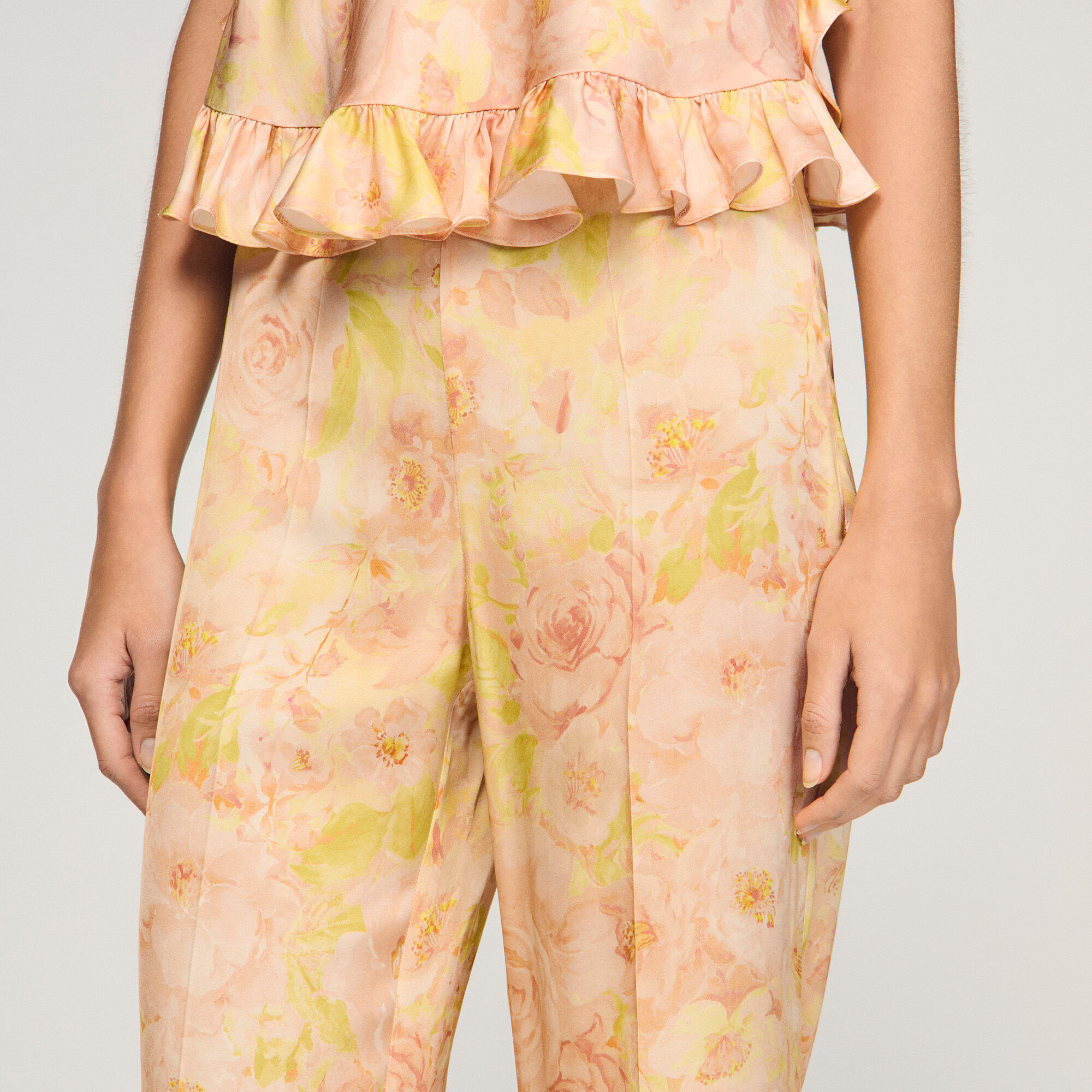 Pantalones fluidos estampados florales