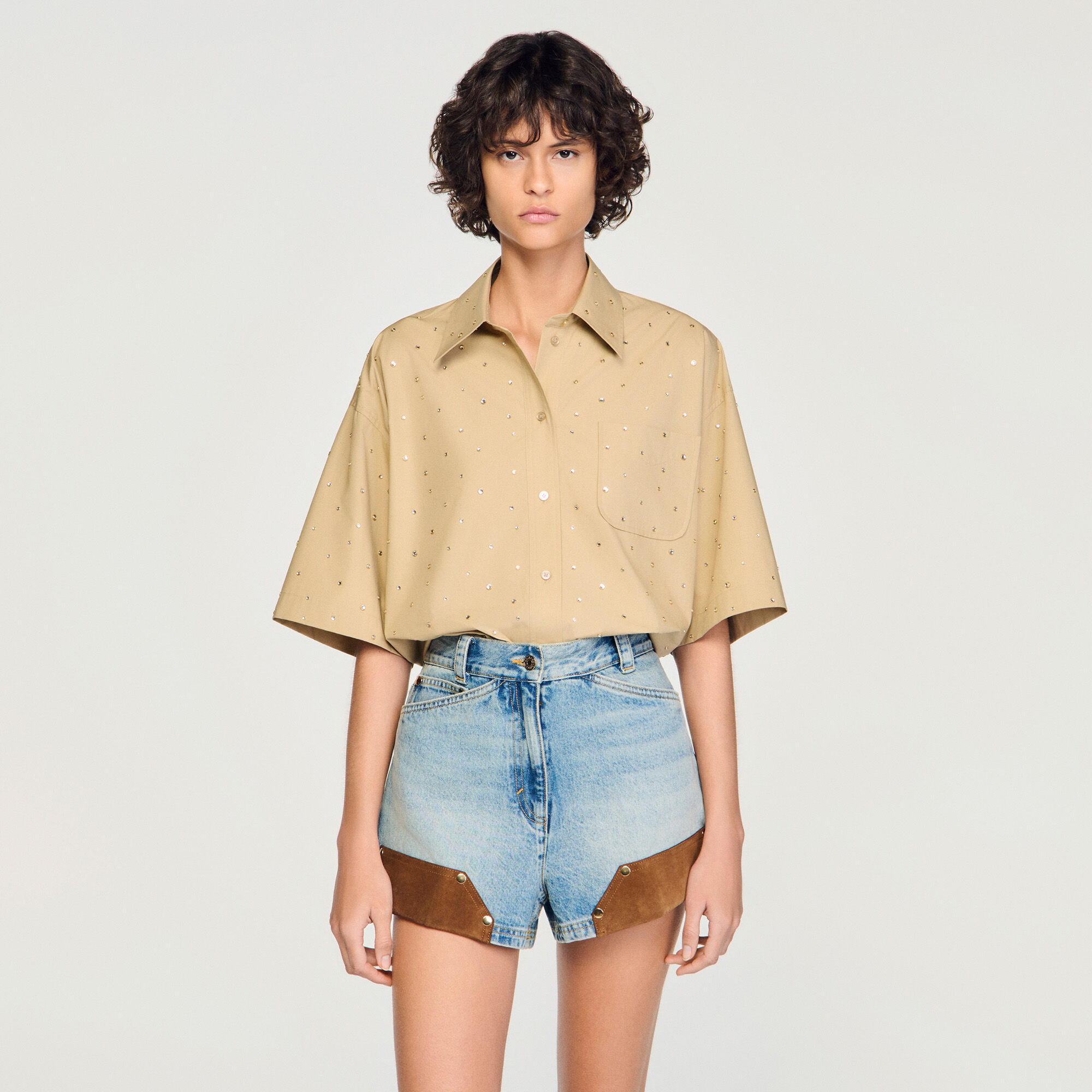 Camisa de algodón con piedras preciosas