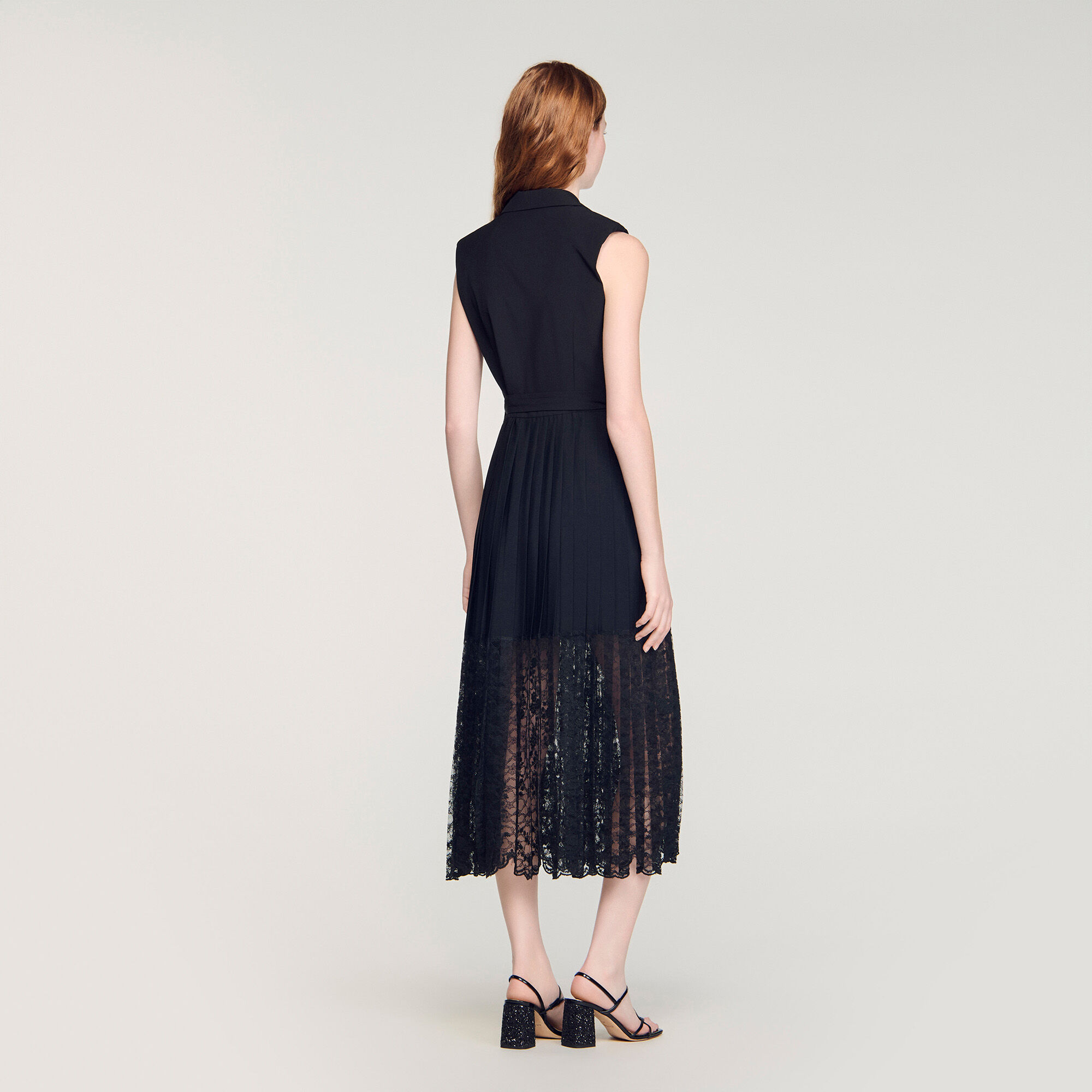 Vestido midi con cuello de encaje