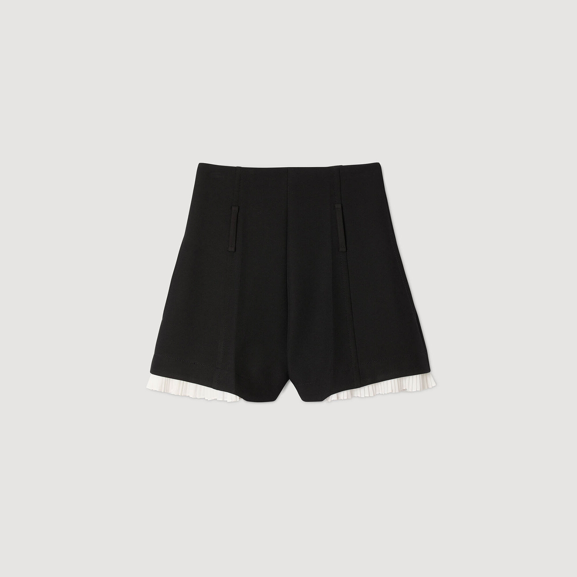 Pantalones cortos plisados ajustados