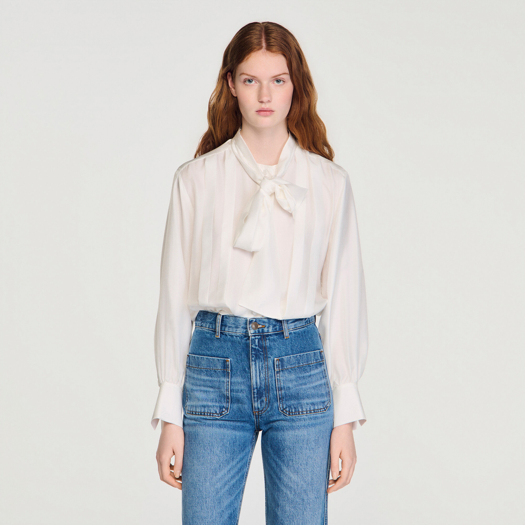 Camisa de seda con lavallière