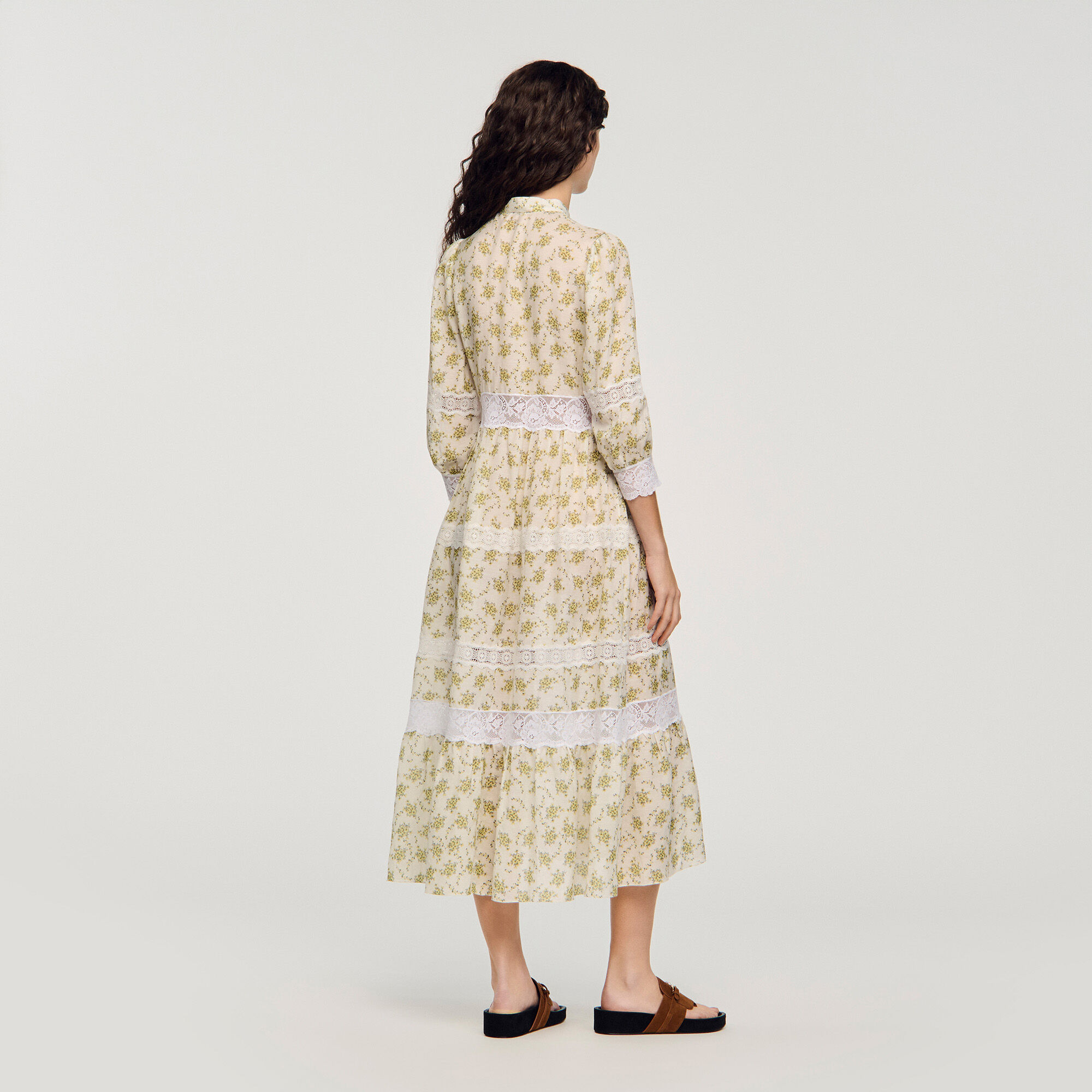 Vestido midi de encaje floral