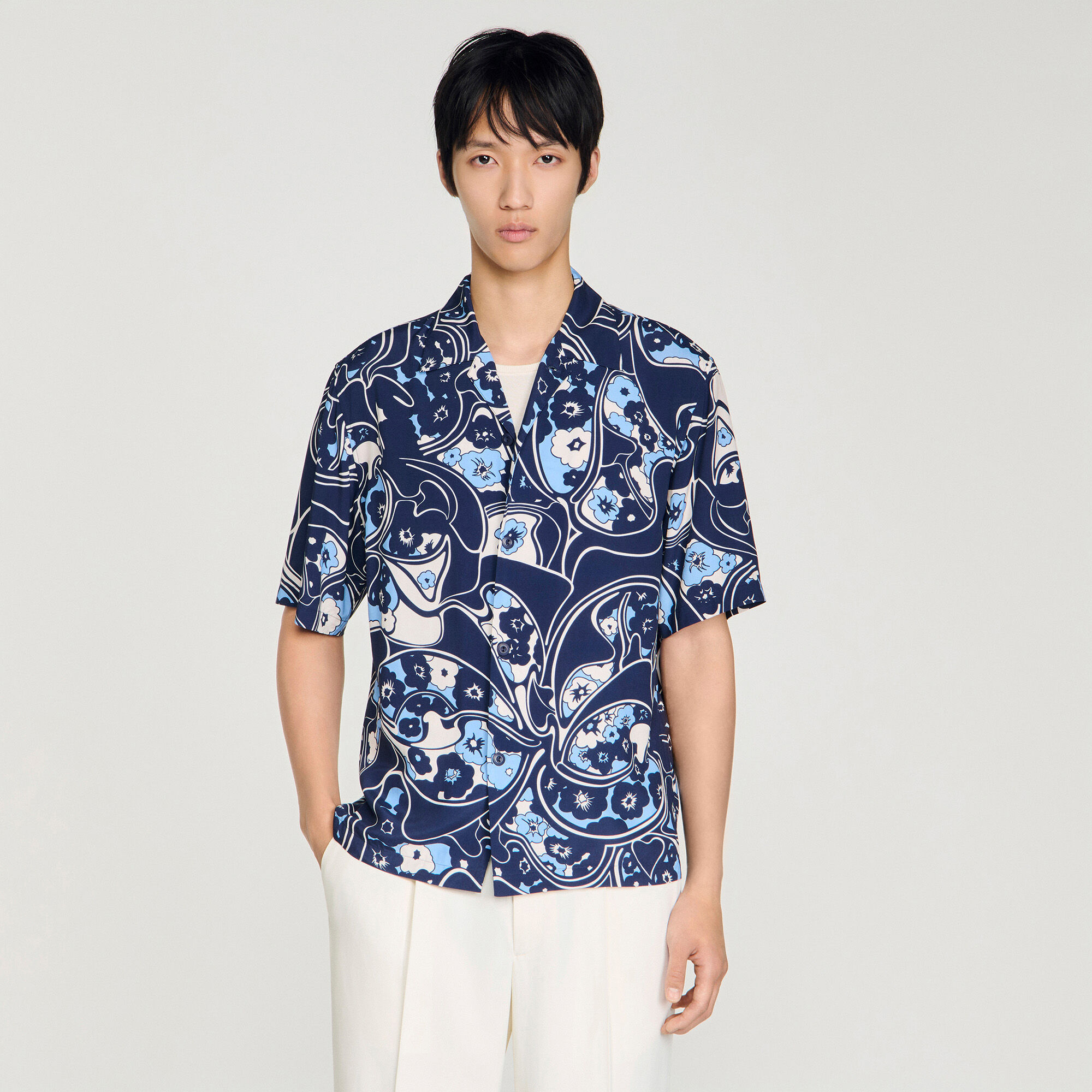 Camisa con estampado de cuello tiburón de corte suelto