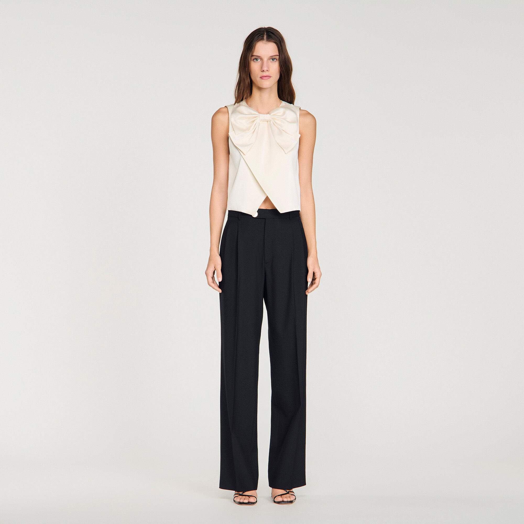 Pantalones de traje con pliegues planos